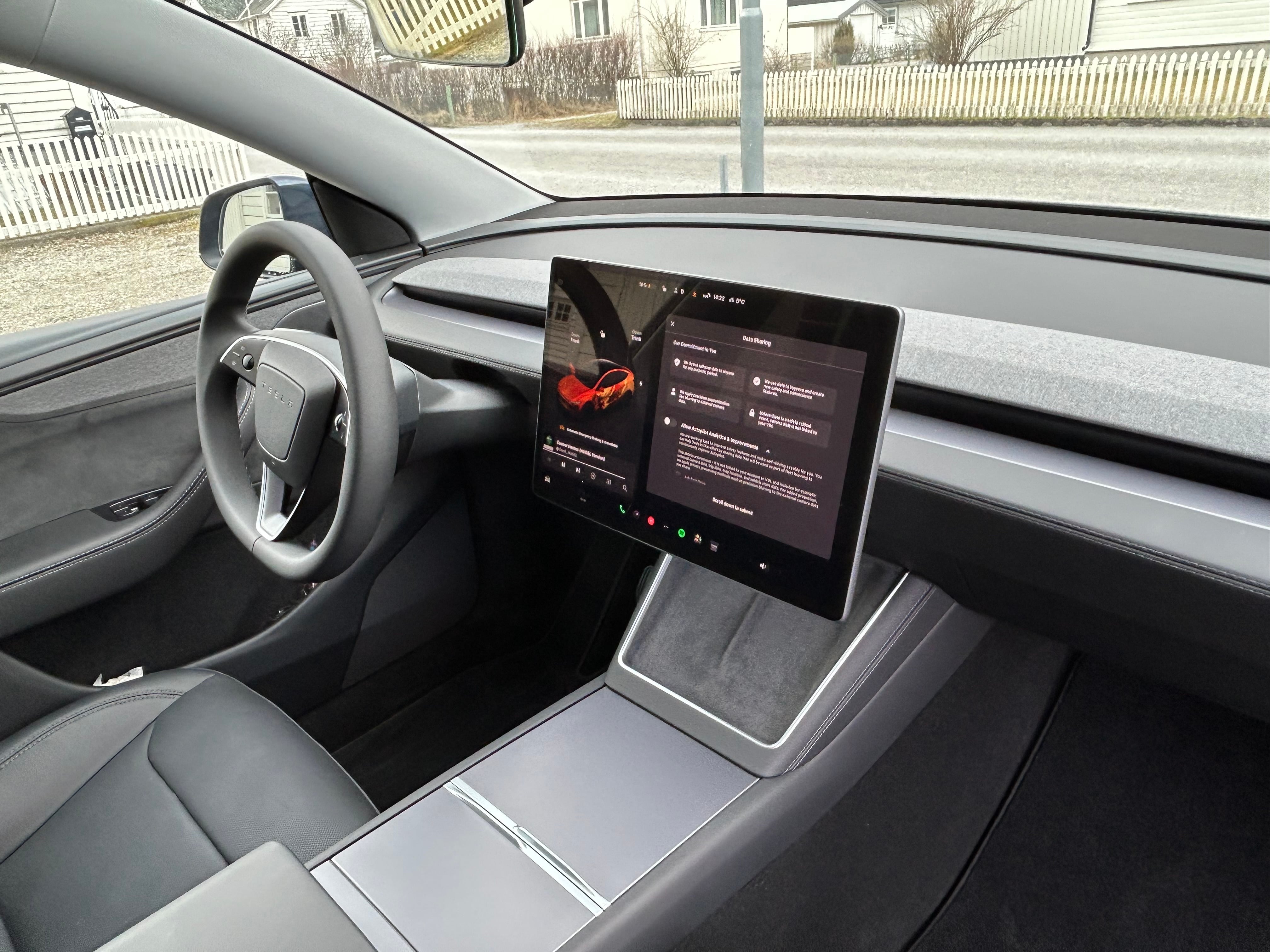 Tesla Model Y Long Range med Ryggekamera