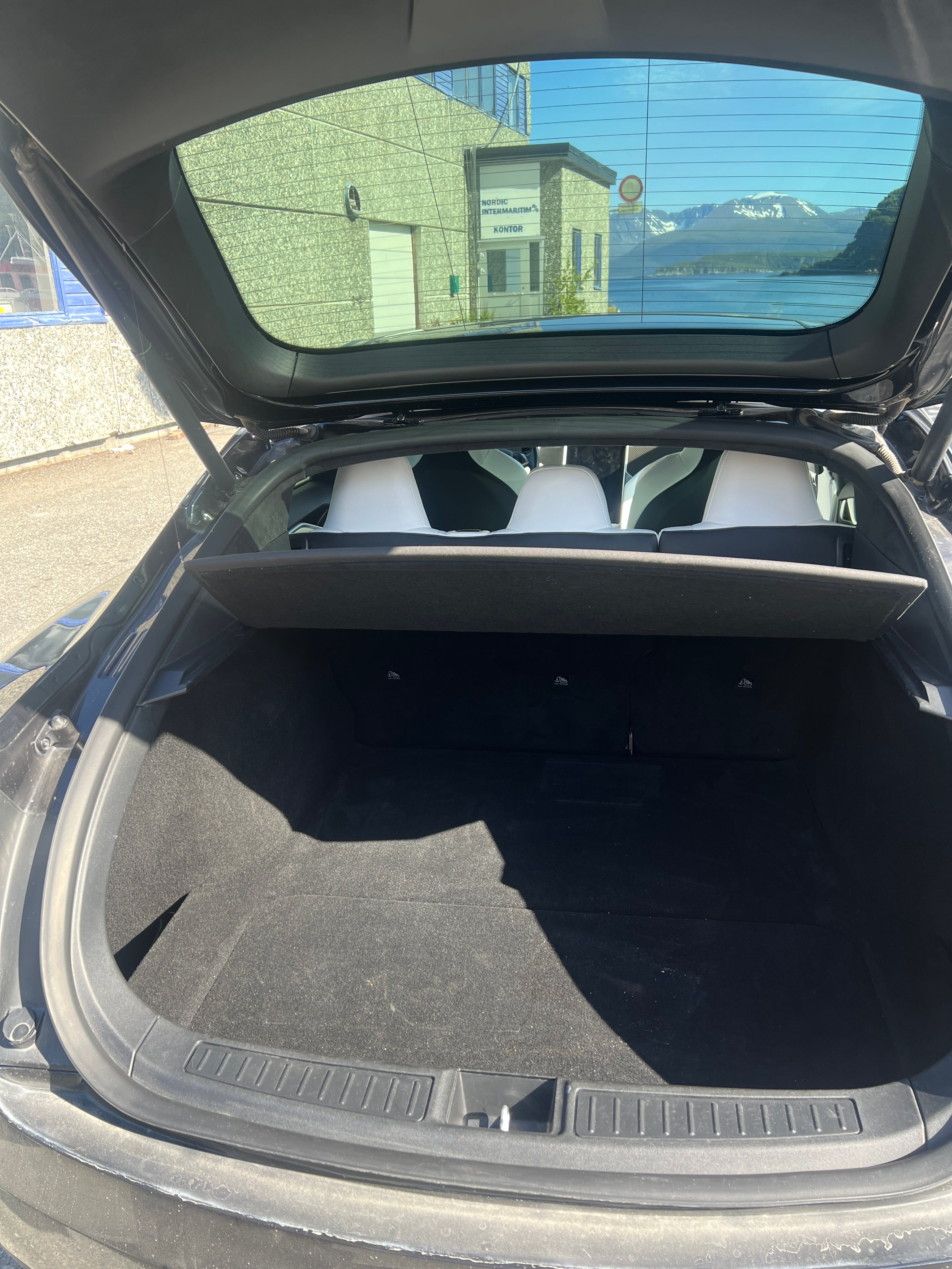 Tesla Model S P90D med Cruisekontroll
