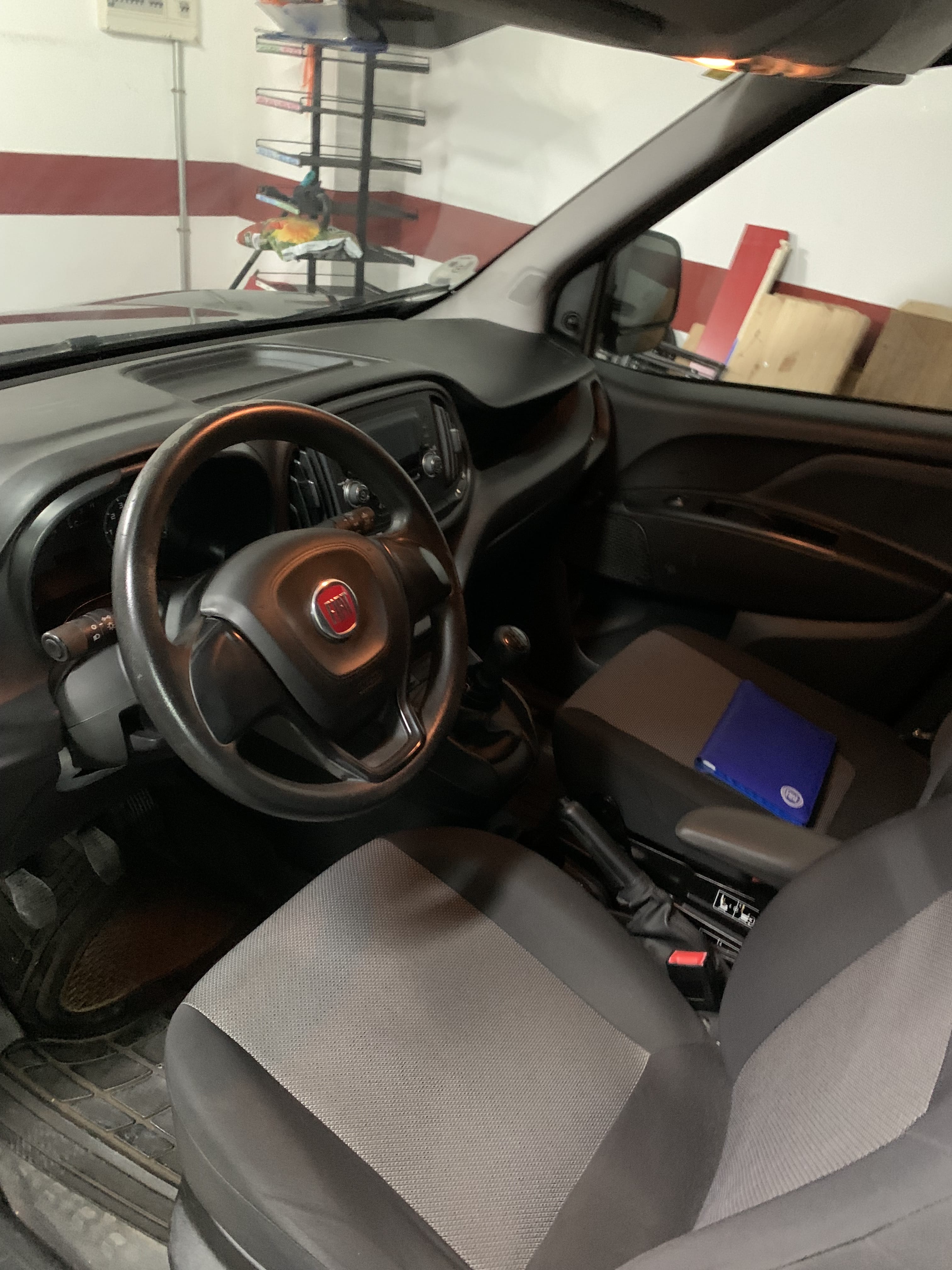 Fiat Doblo Cargo mit Autoradio
