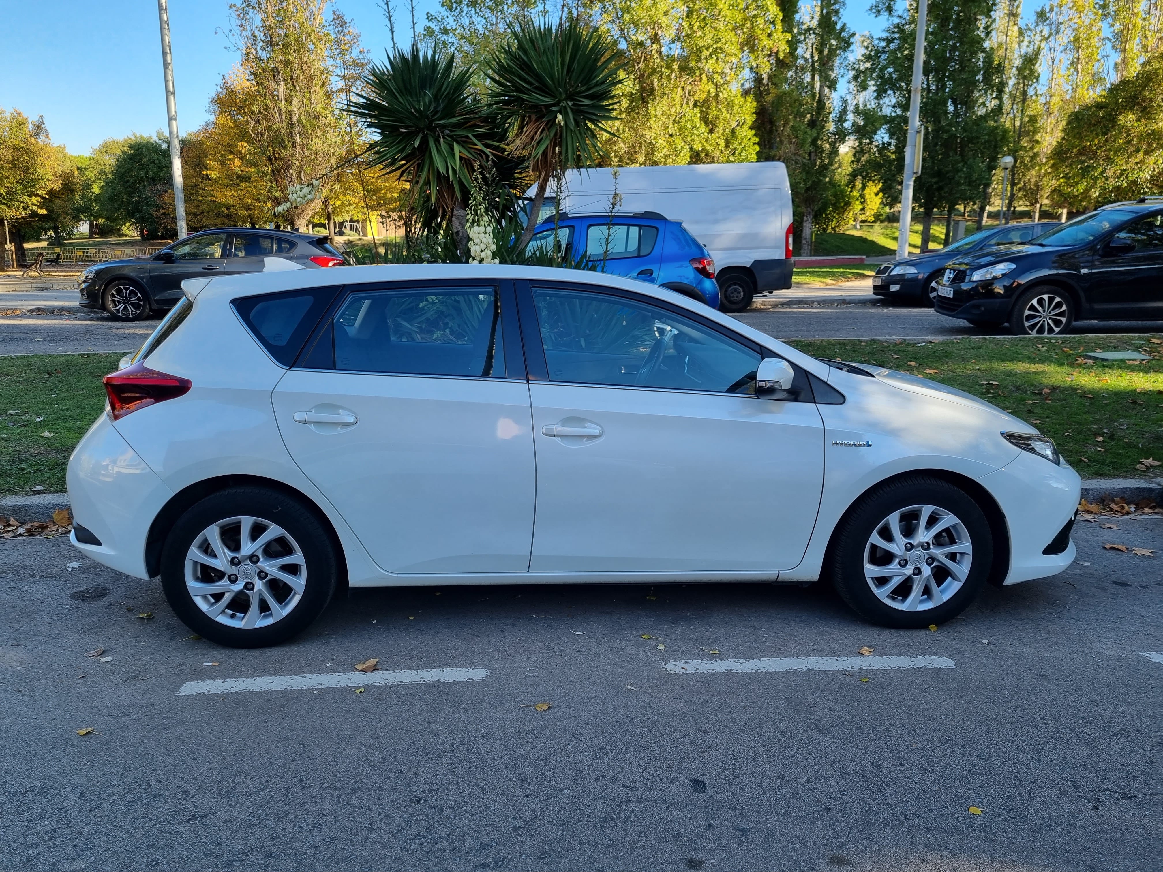 Toyota Auris Híbrido con Aire acondicionado