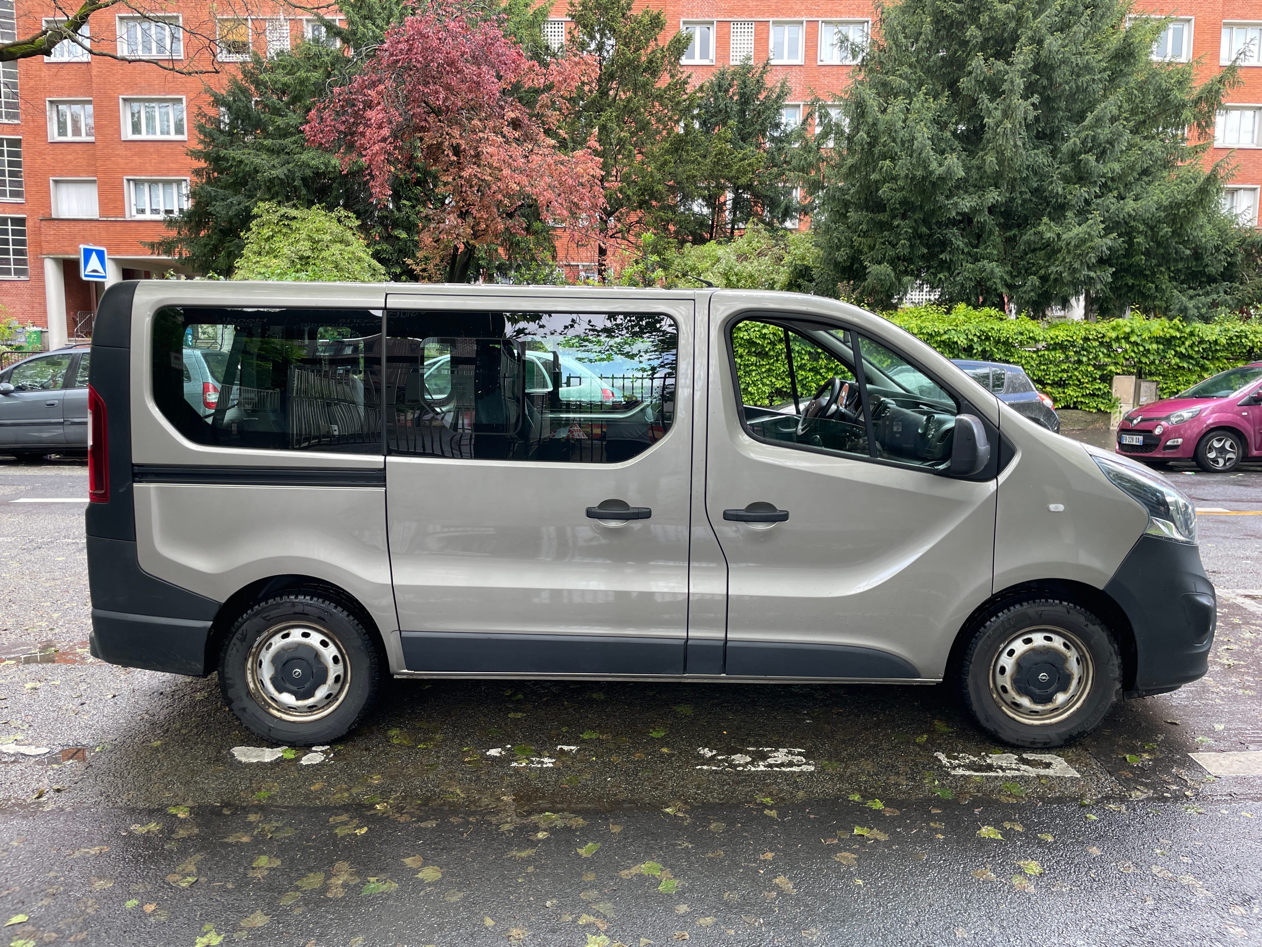 Opel Vivaro Combi avec Climatisation