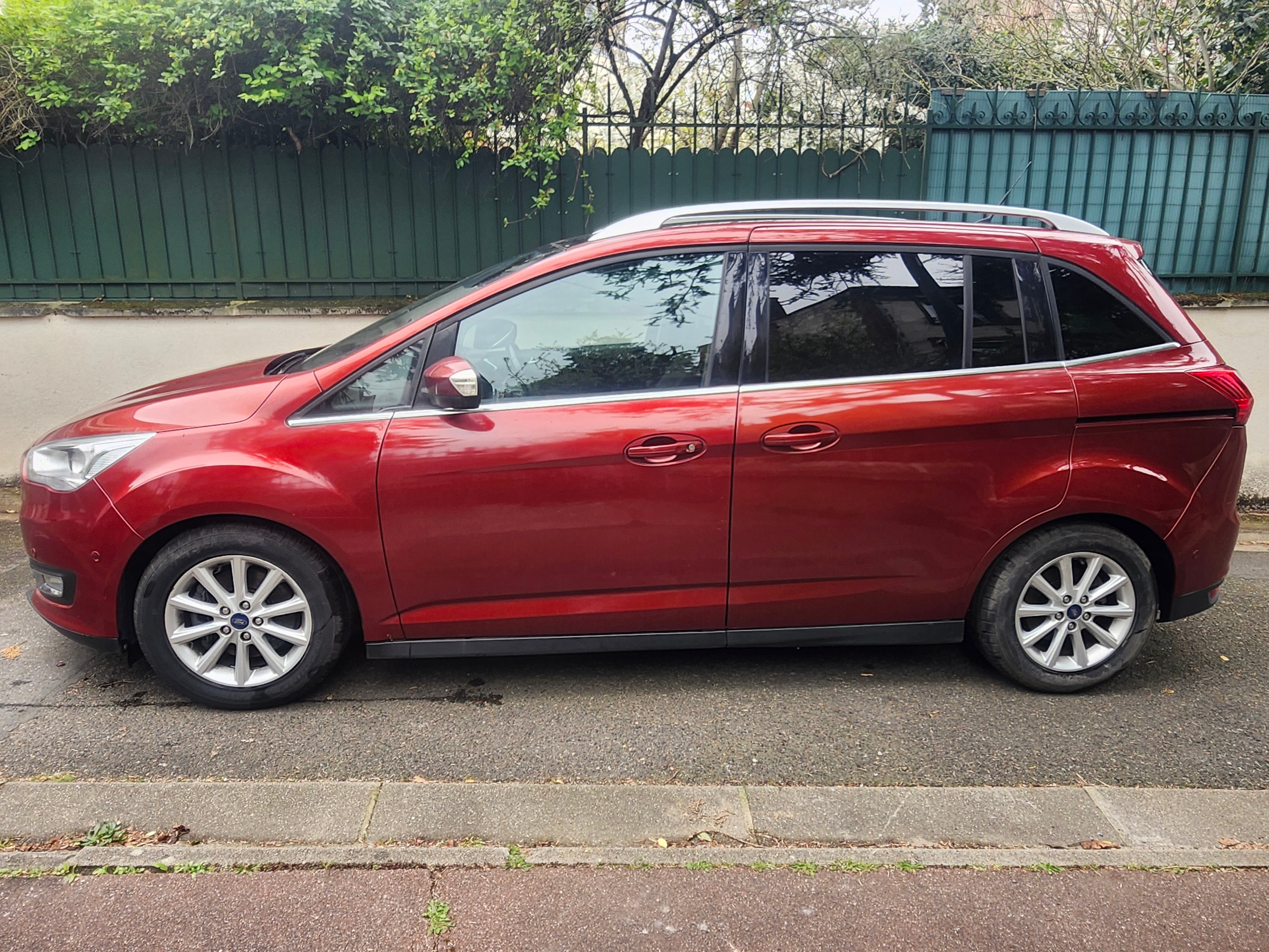 Ford Grand C-Max avec Climatisation