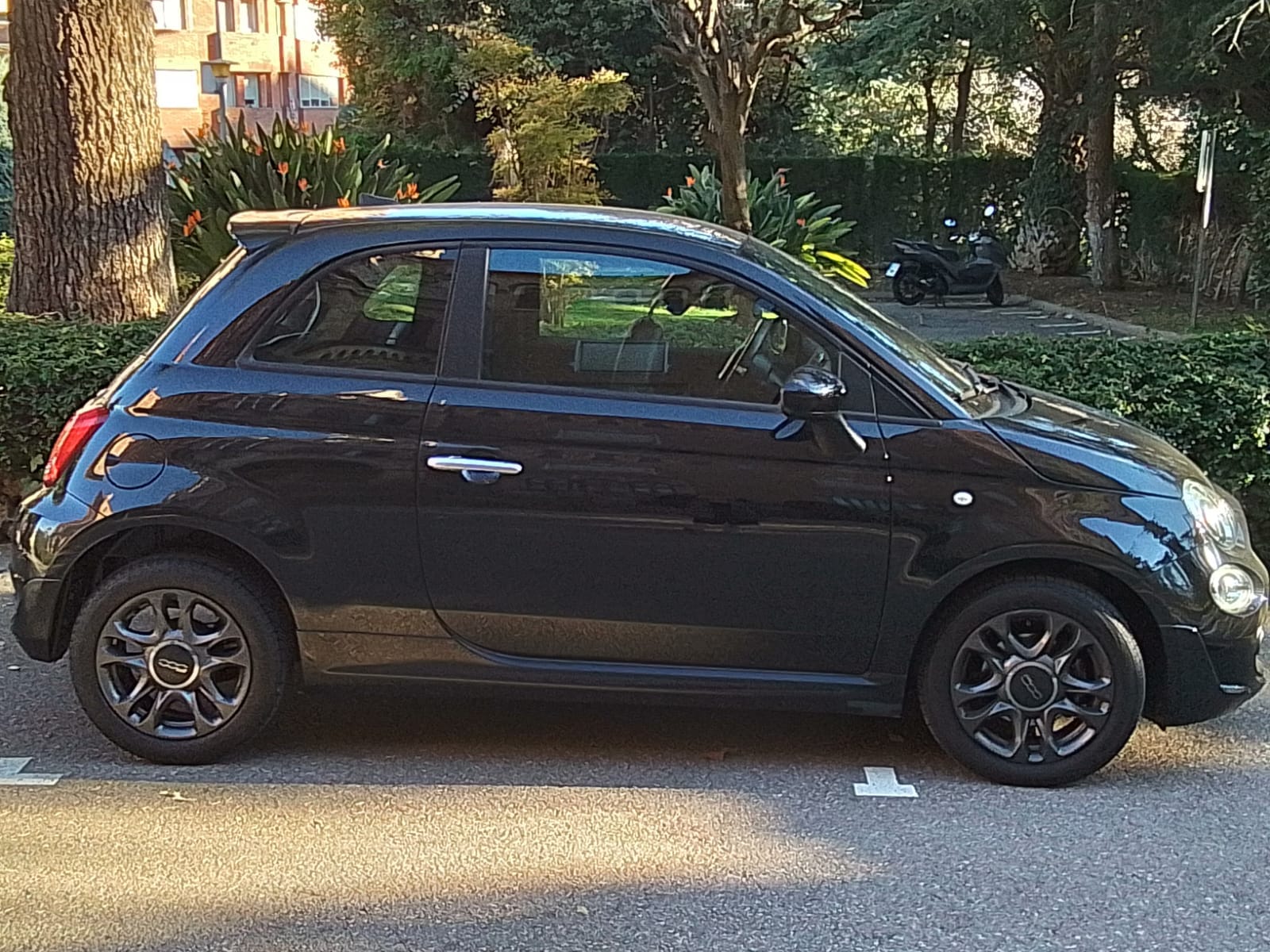 Fiat 500 Lounge Hybrido with GPS