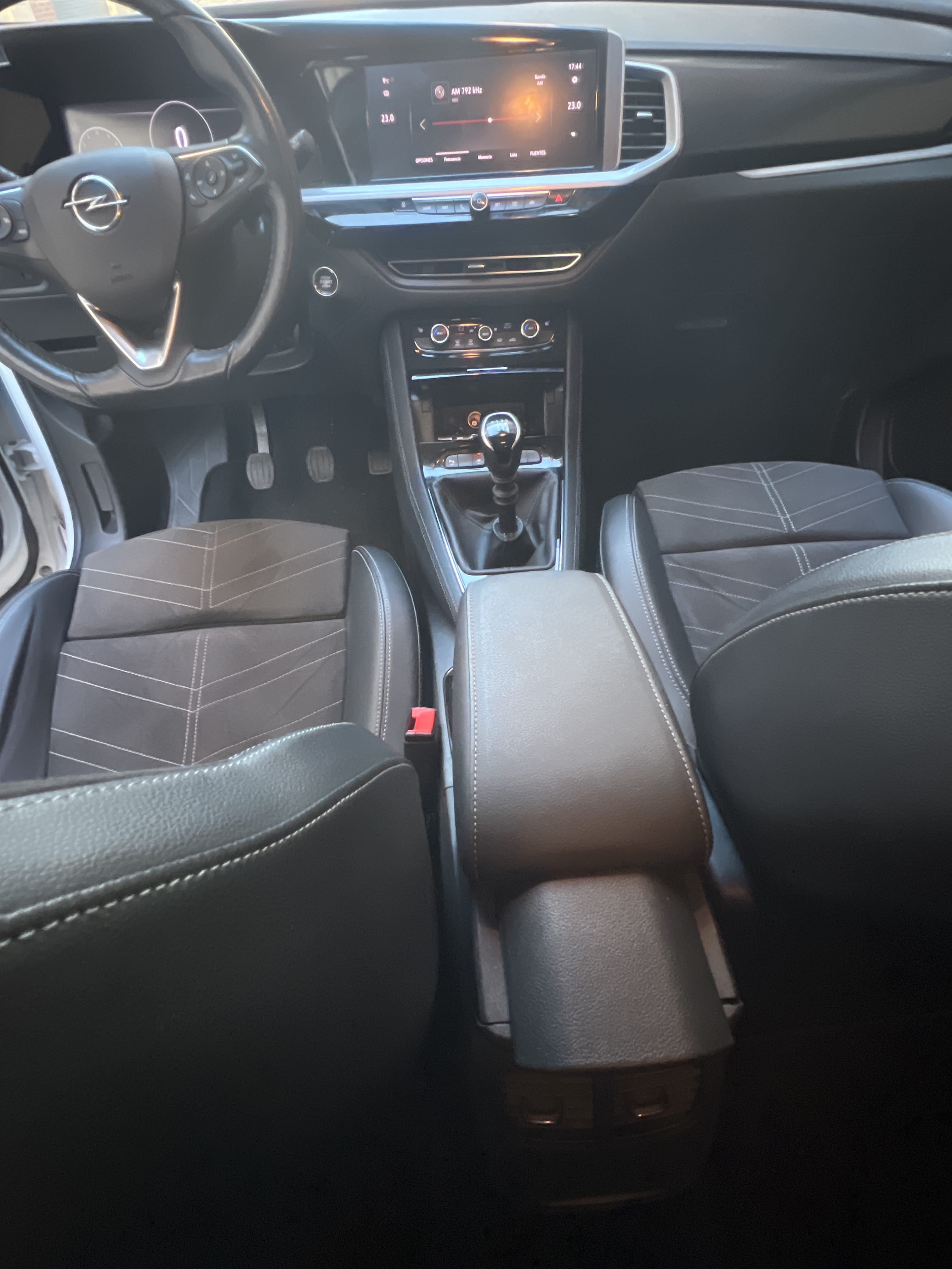 Opel Grandland 1.2 con Control de velocidad