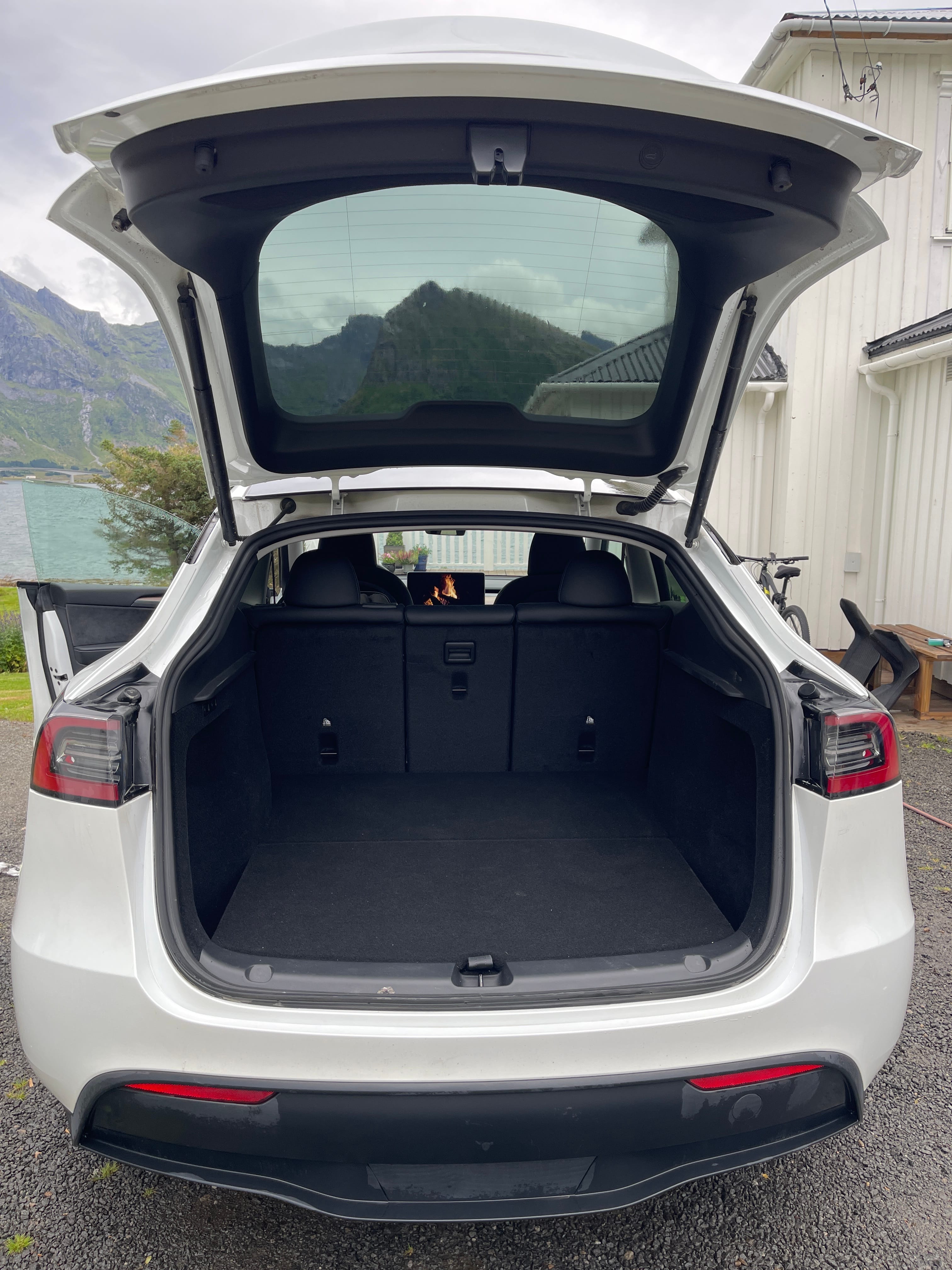 Tesla Model Y Long Range med Ryggekamera