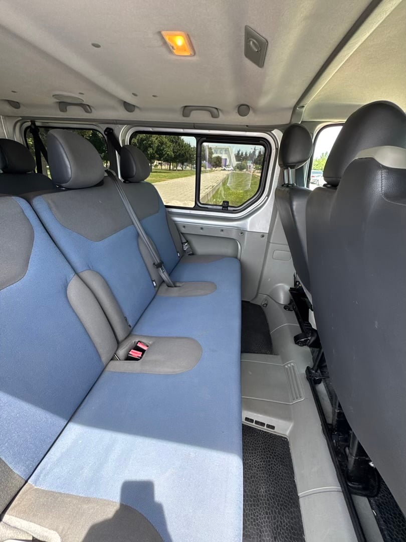 Renault Trafic Passenger Minibus 9 places