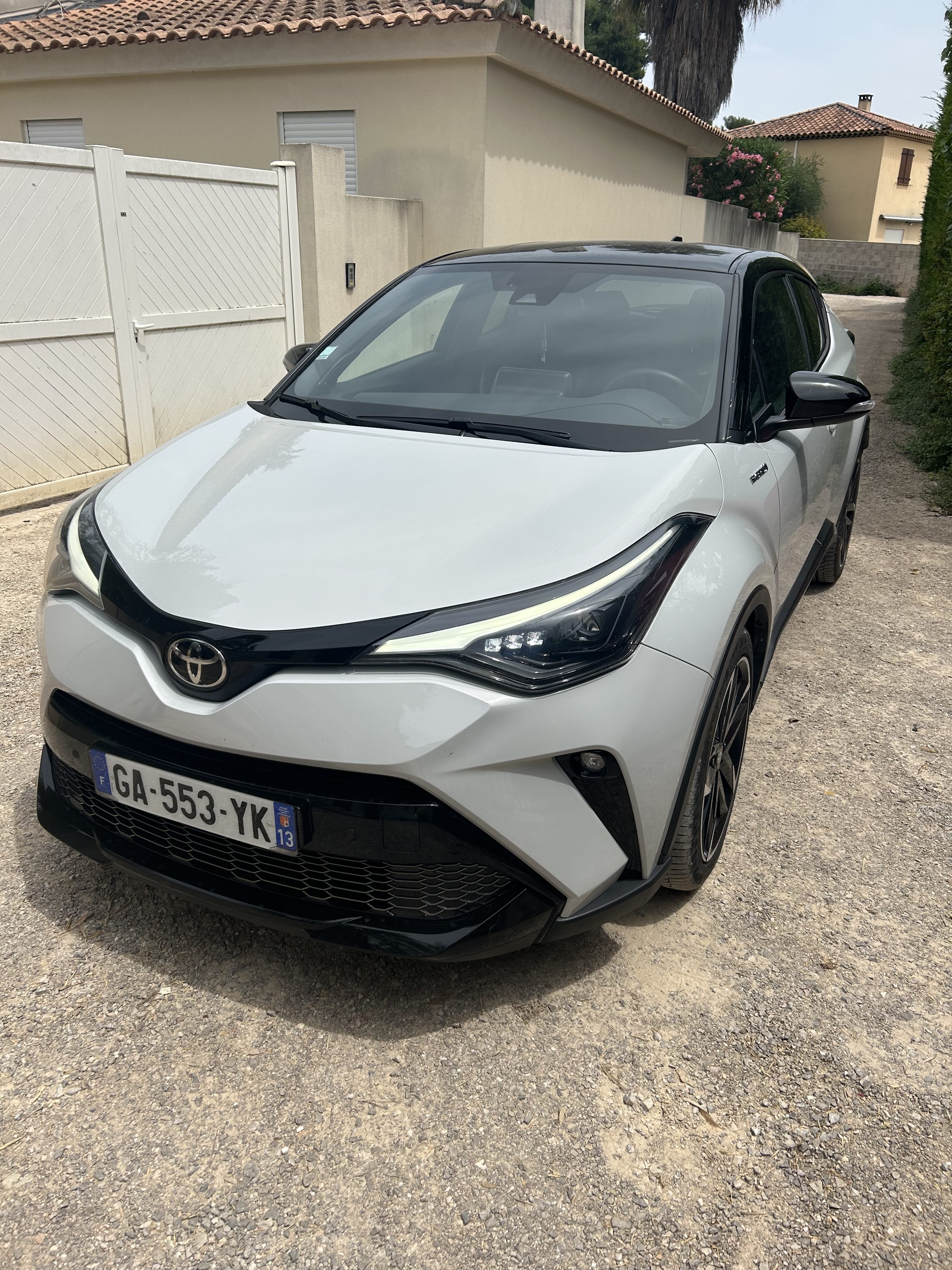 Toyota C-HR, 2021, Essence 95 / Électrique (hybride), automatique