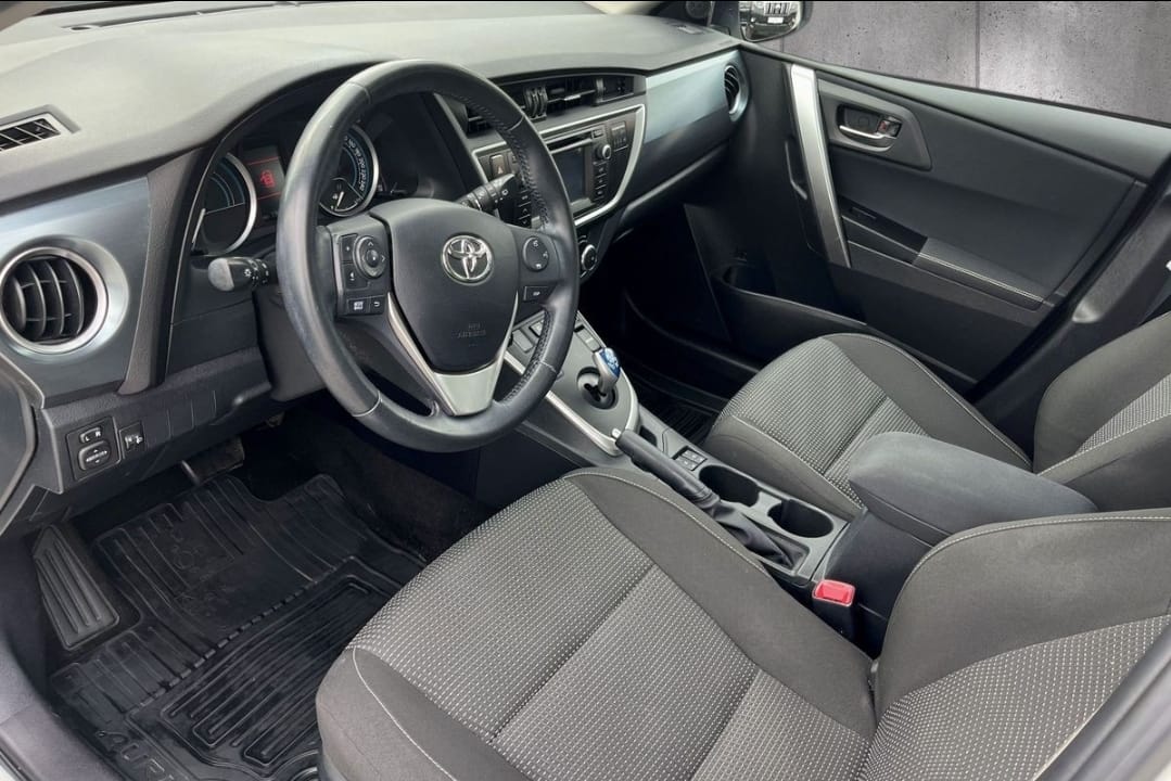 Toyota Auris Hybrid Automatic med Cruisekontroll