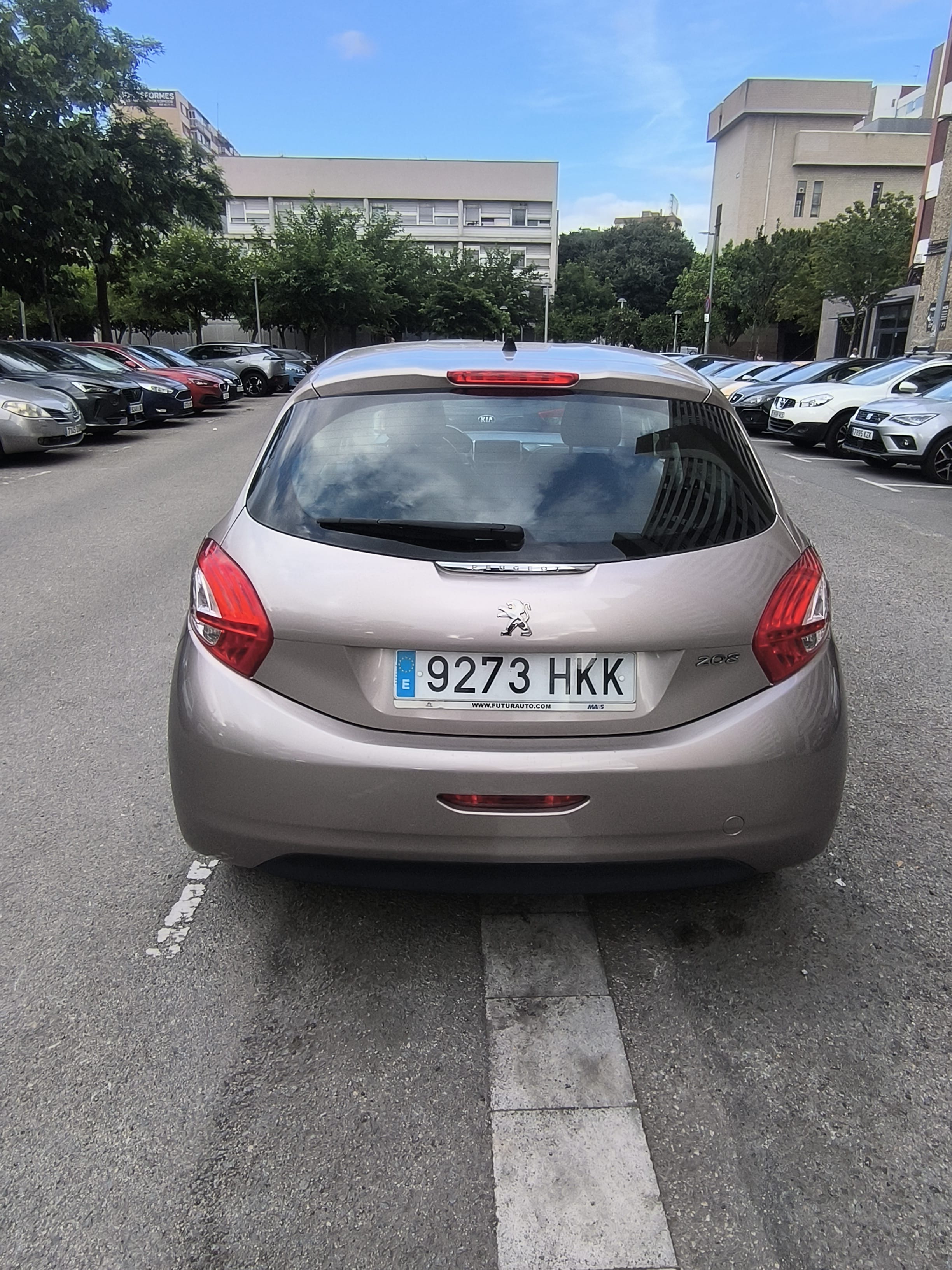 Peugeot 208 avec Siège bébé