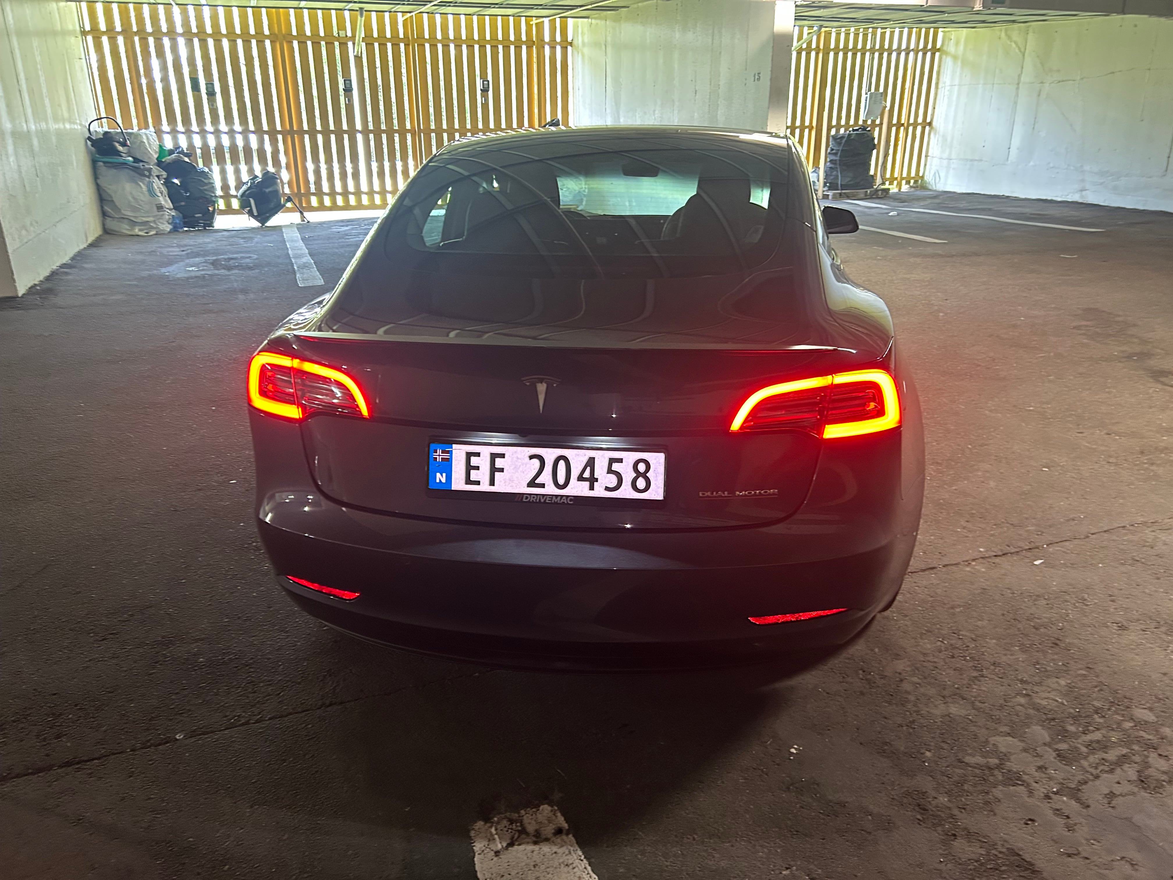 Tesla Model 3 med Aircondition