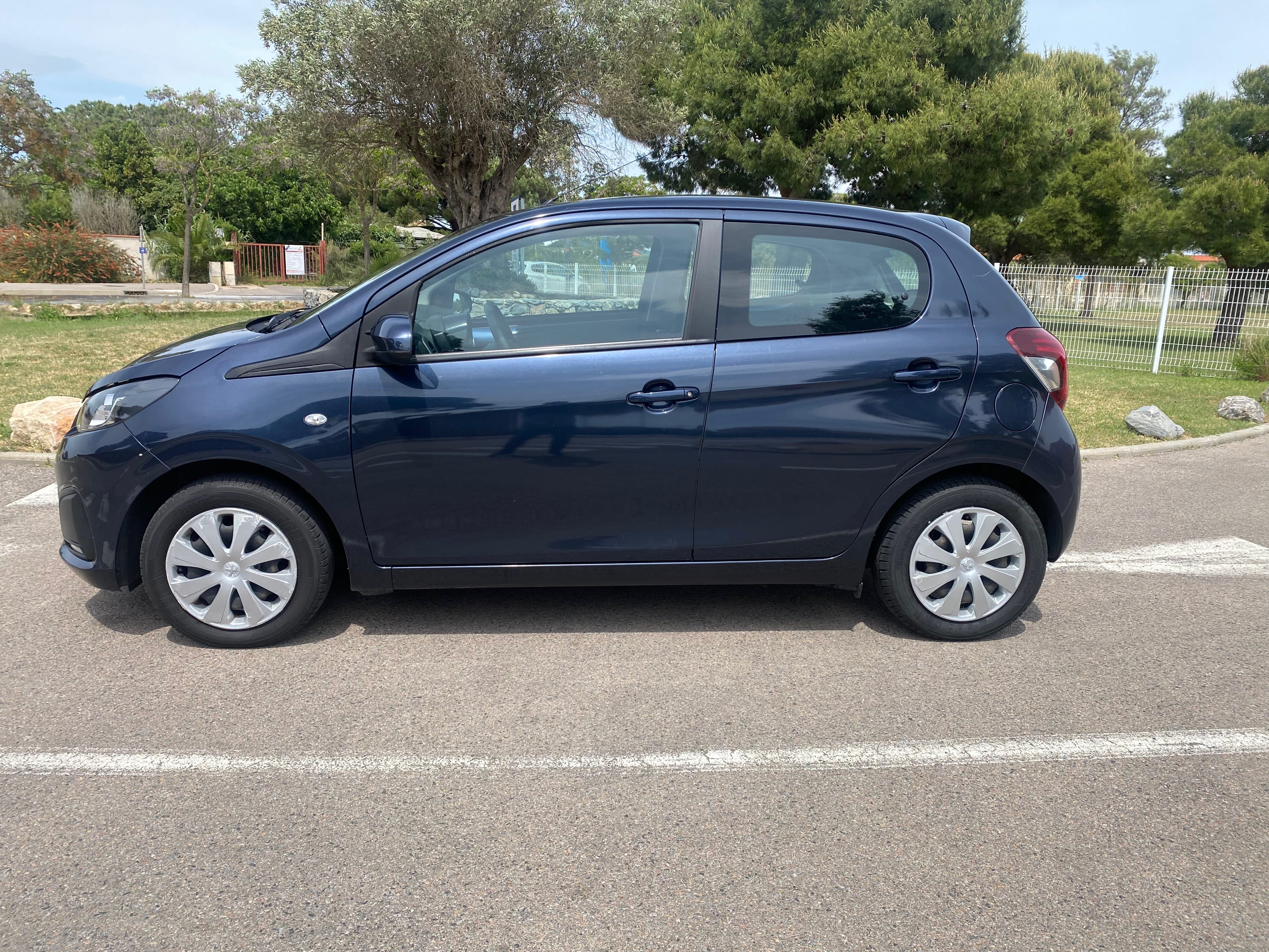 Peugeot 108 CARPLAY & ANDROID AUTO - CLIMATISATION - BLUETOOTH - 5 PORTES avec Climatisation