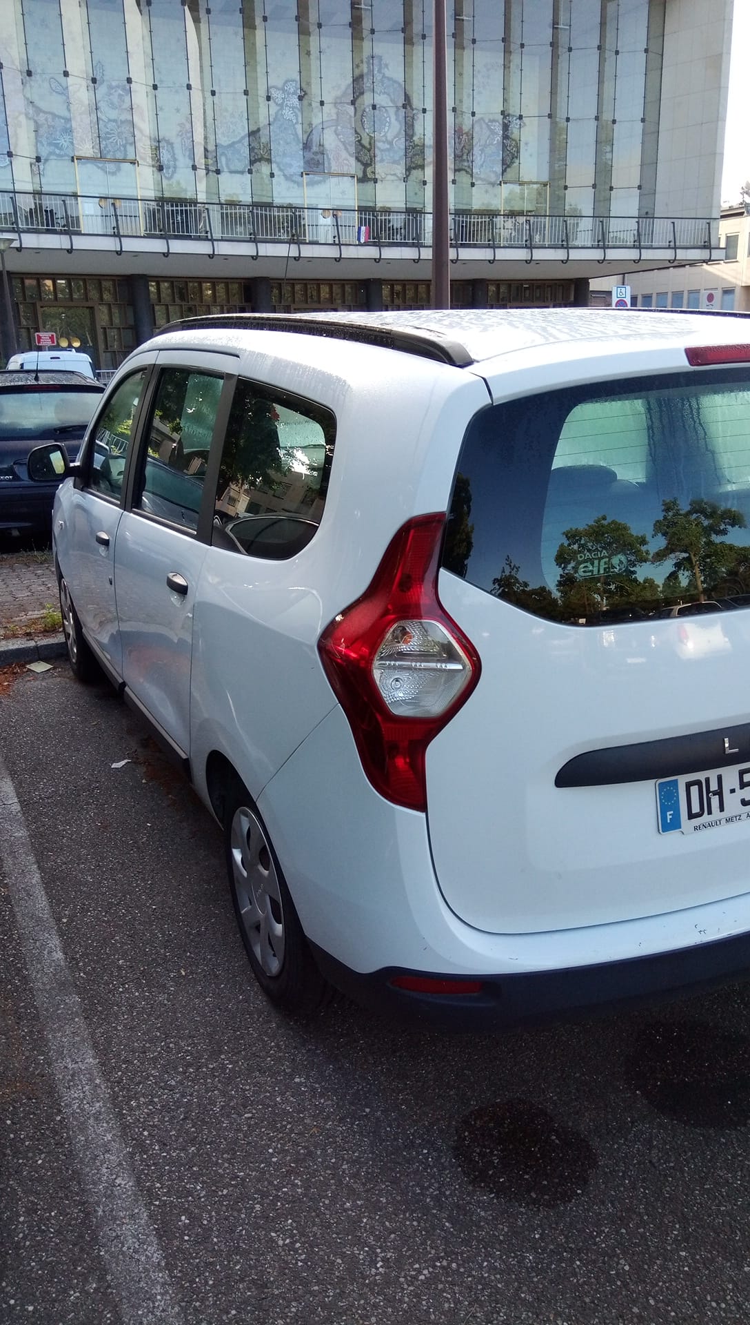 Dacia Lodgy avec Siège bébé