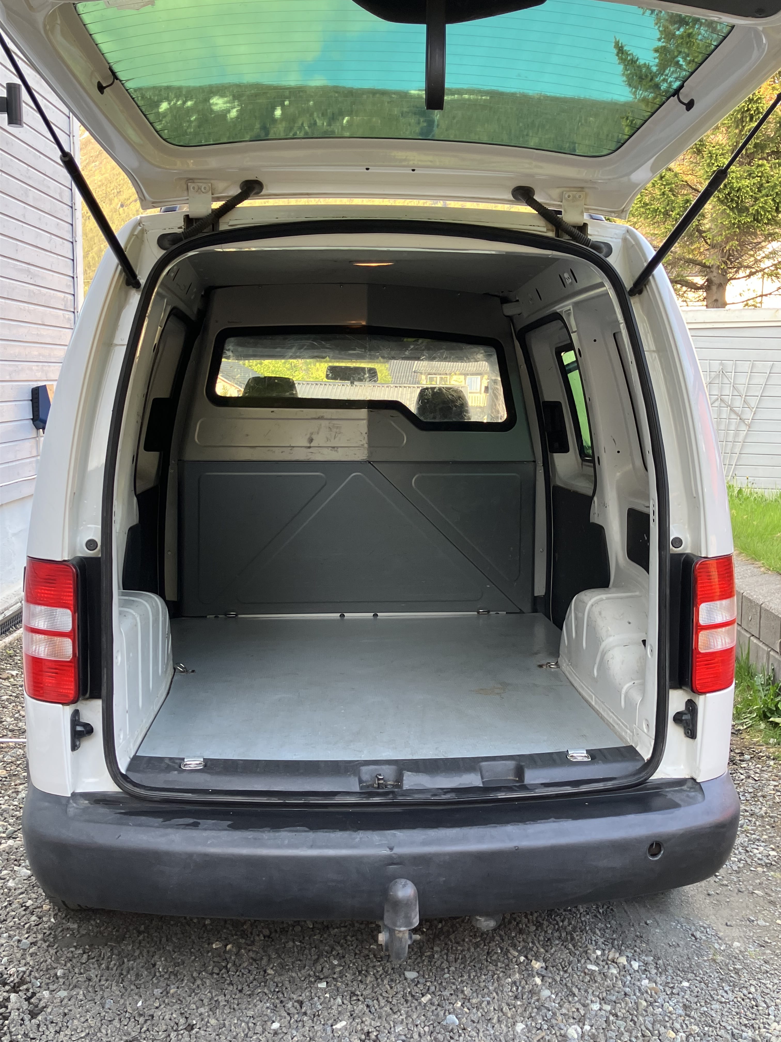 Volkswagen Caddy met Dissel