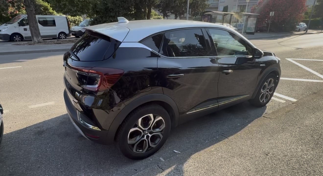 Renault Captur, 2021, Essence 95 / Électrique (hybride), automatique