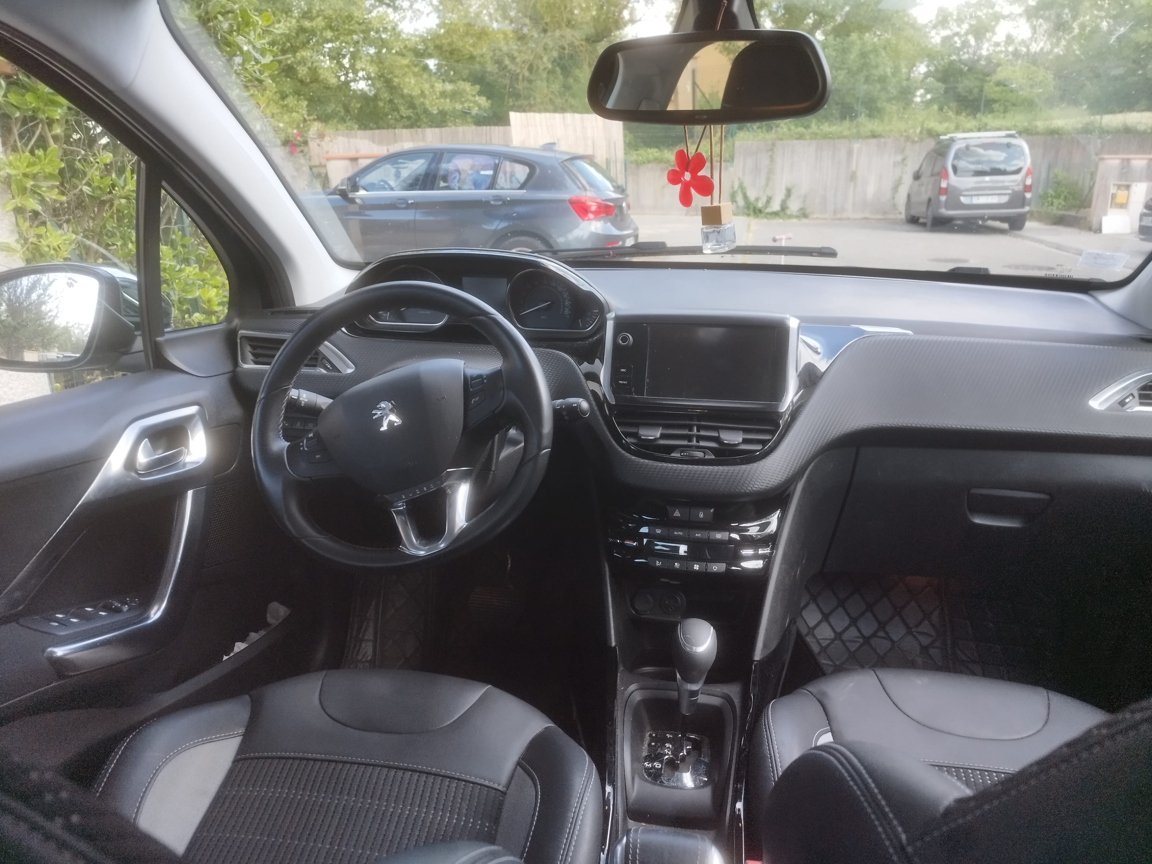 Peugeot 2008 1.2 Essence avec GPS