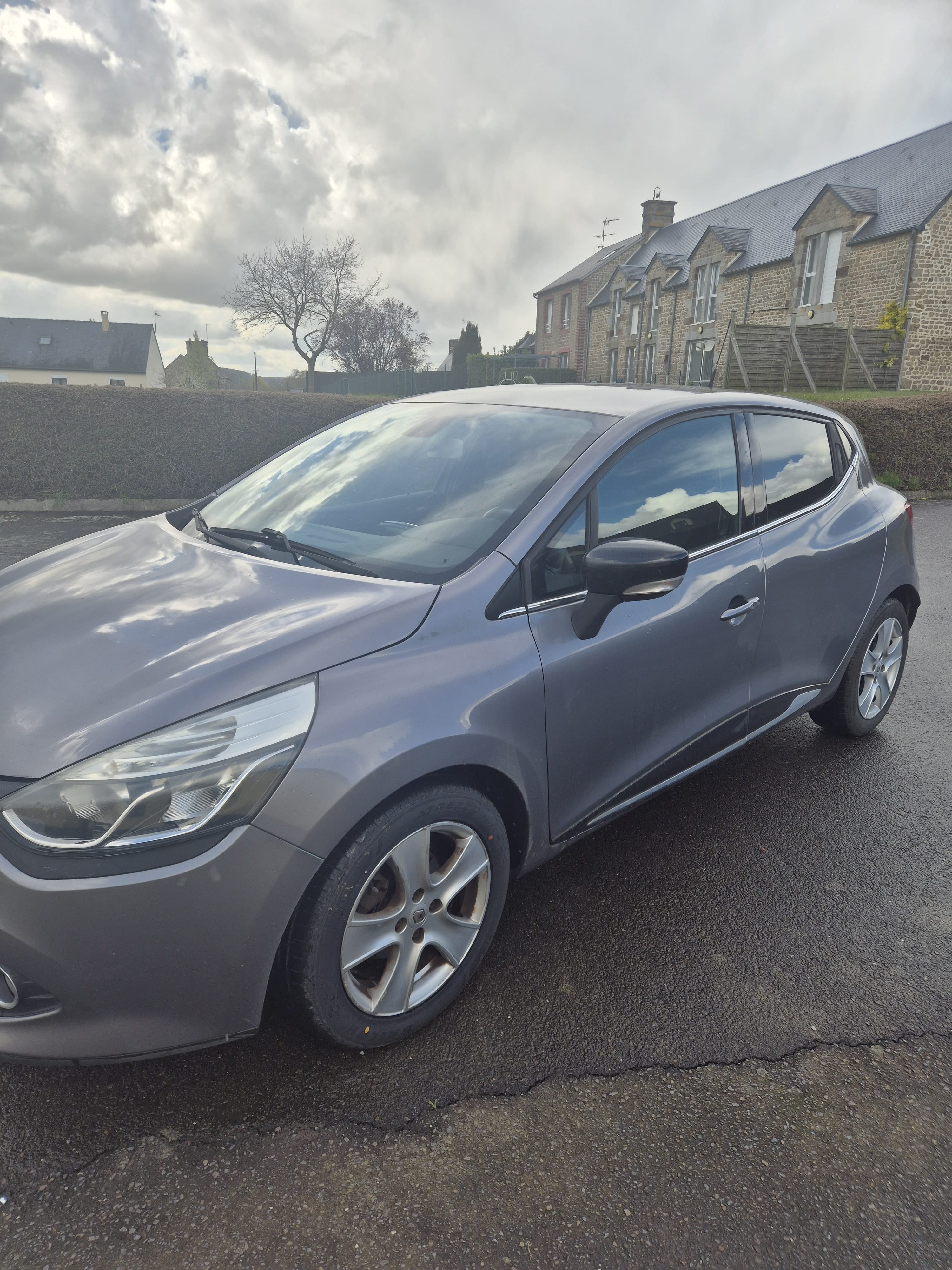 Renault Clio avec Climatisation