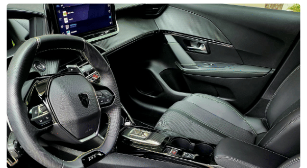 Peugeot 208 HYBRIDE (GV823EF) (Clim, Connectivité Smartphone, charge induction, ...) avec Régulateur de vitesse