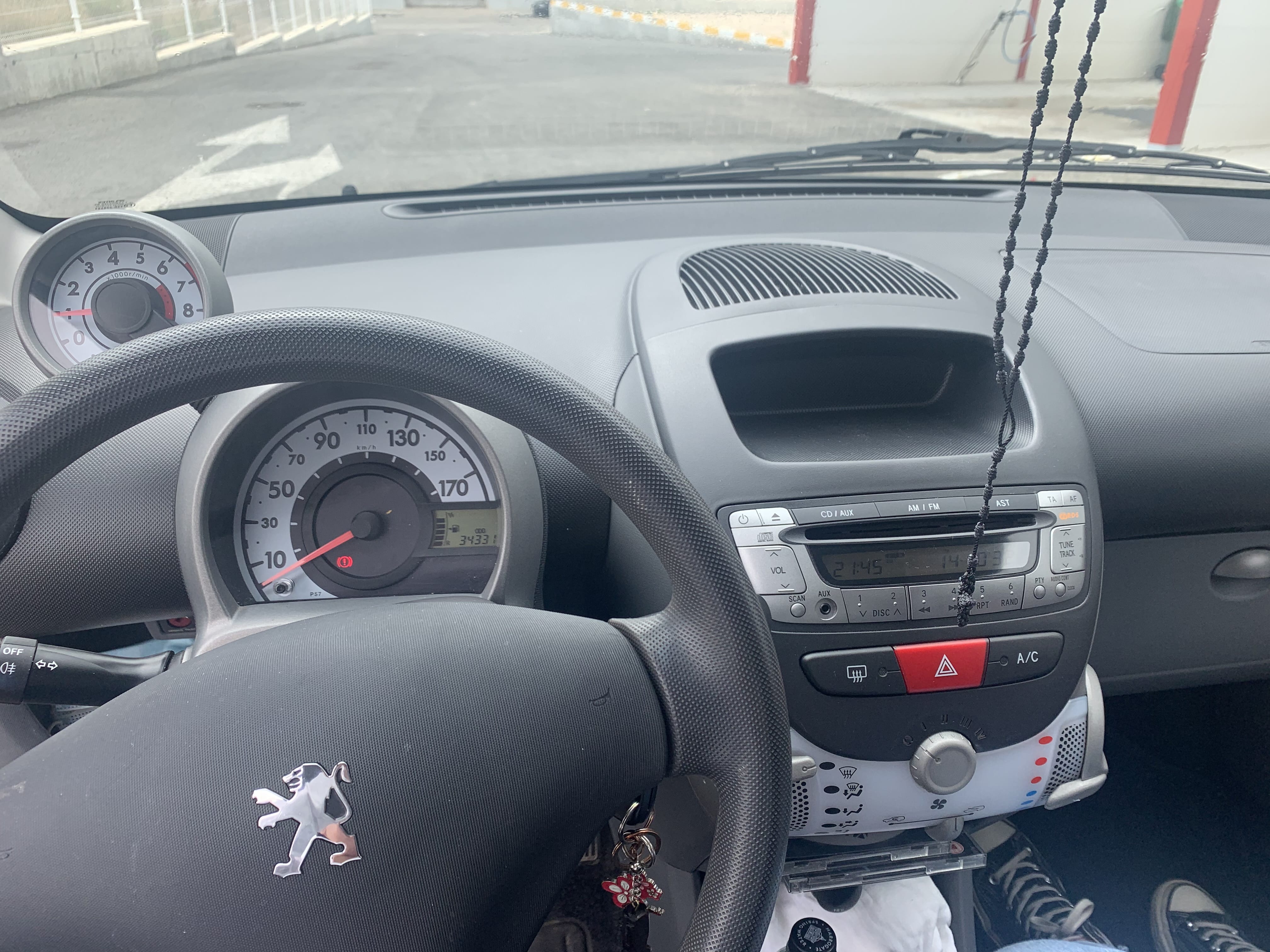 Peugeot 107 con Entrada de Audio/iPod