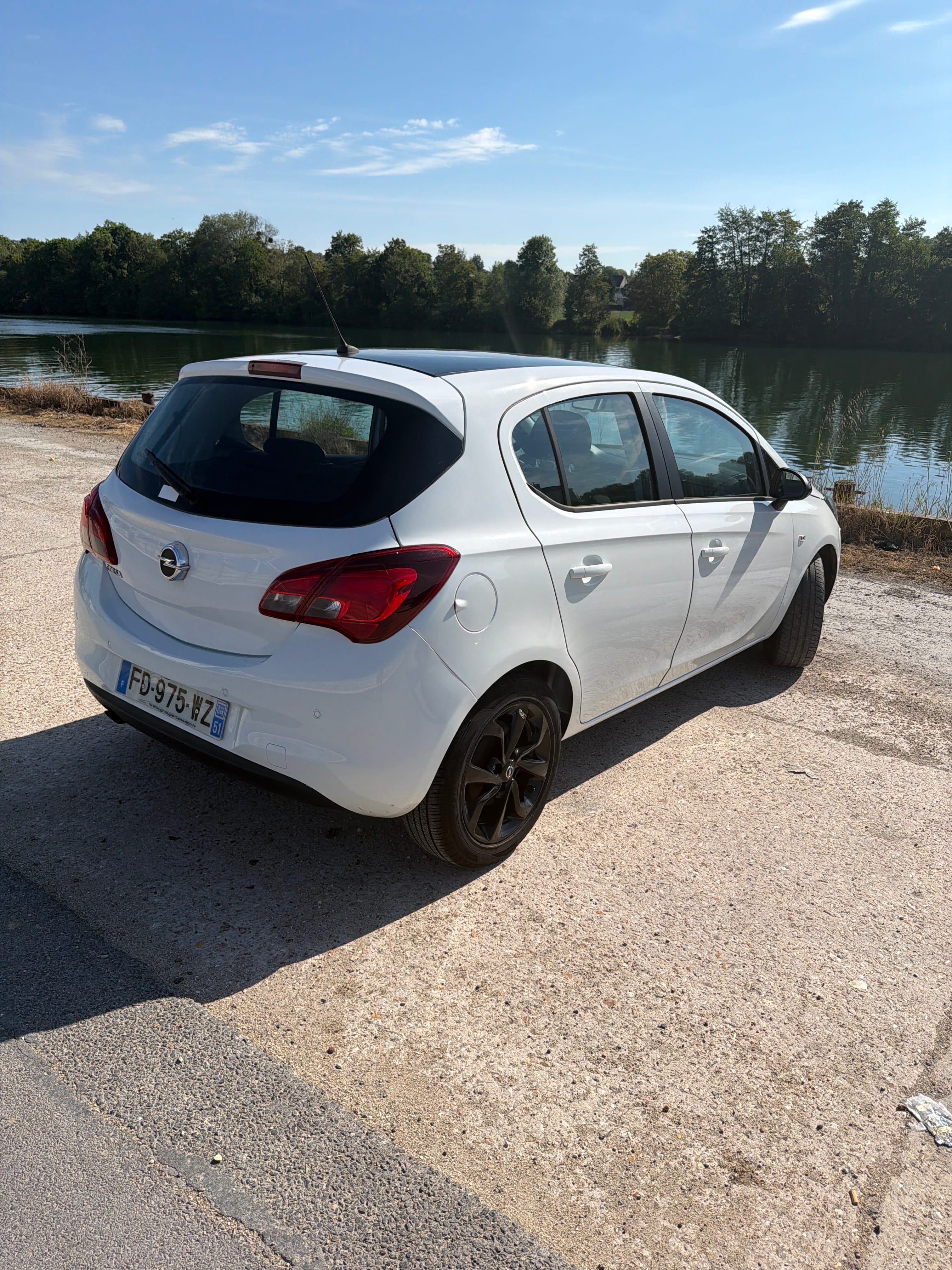 Opel Corsa avec Caméra de recul