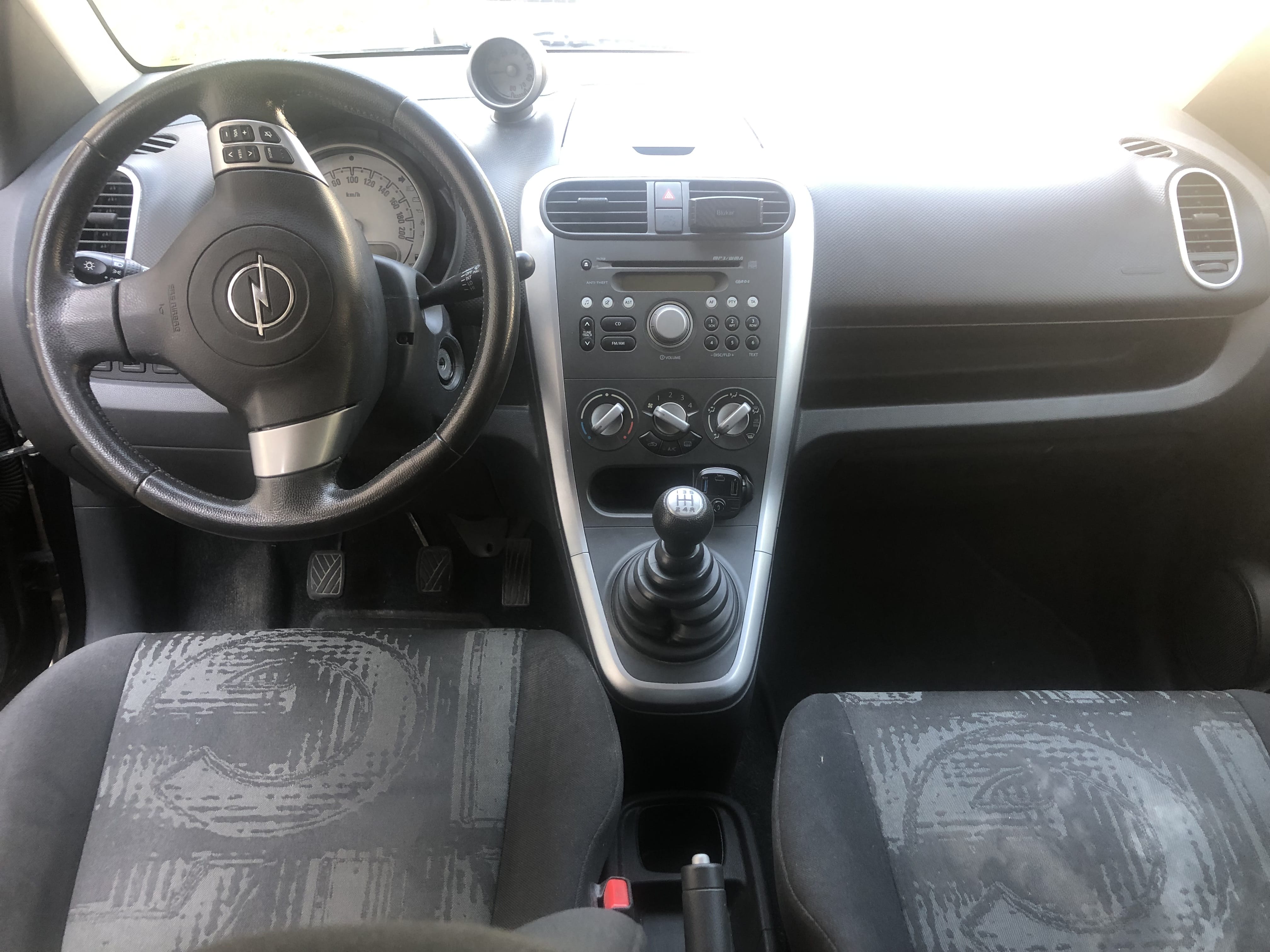 Opel Agila mit Audio-/iPod-Zugang