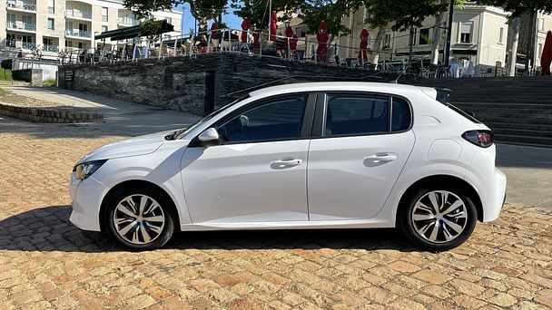 Peugeot 208 Active Puretech avec Climatisation