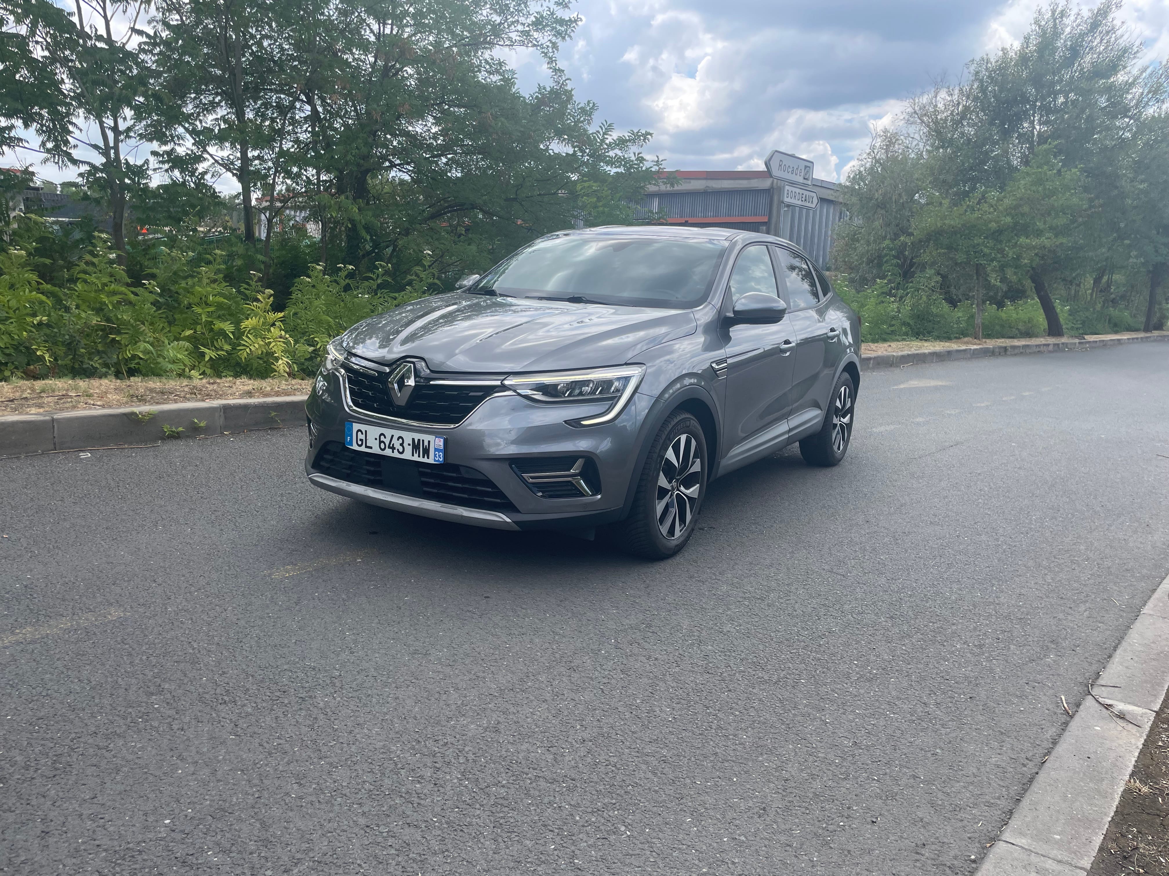 Renault Arkana E-Tech, 2023, Essence 95 / Électrique (hybride), automatique