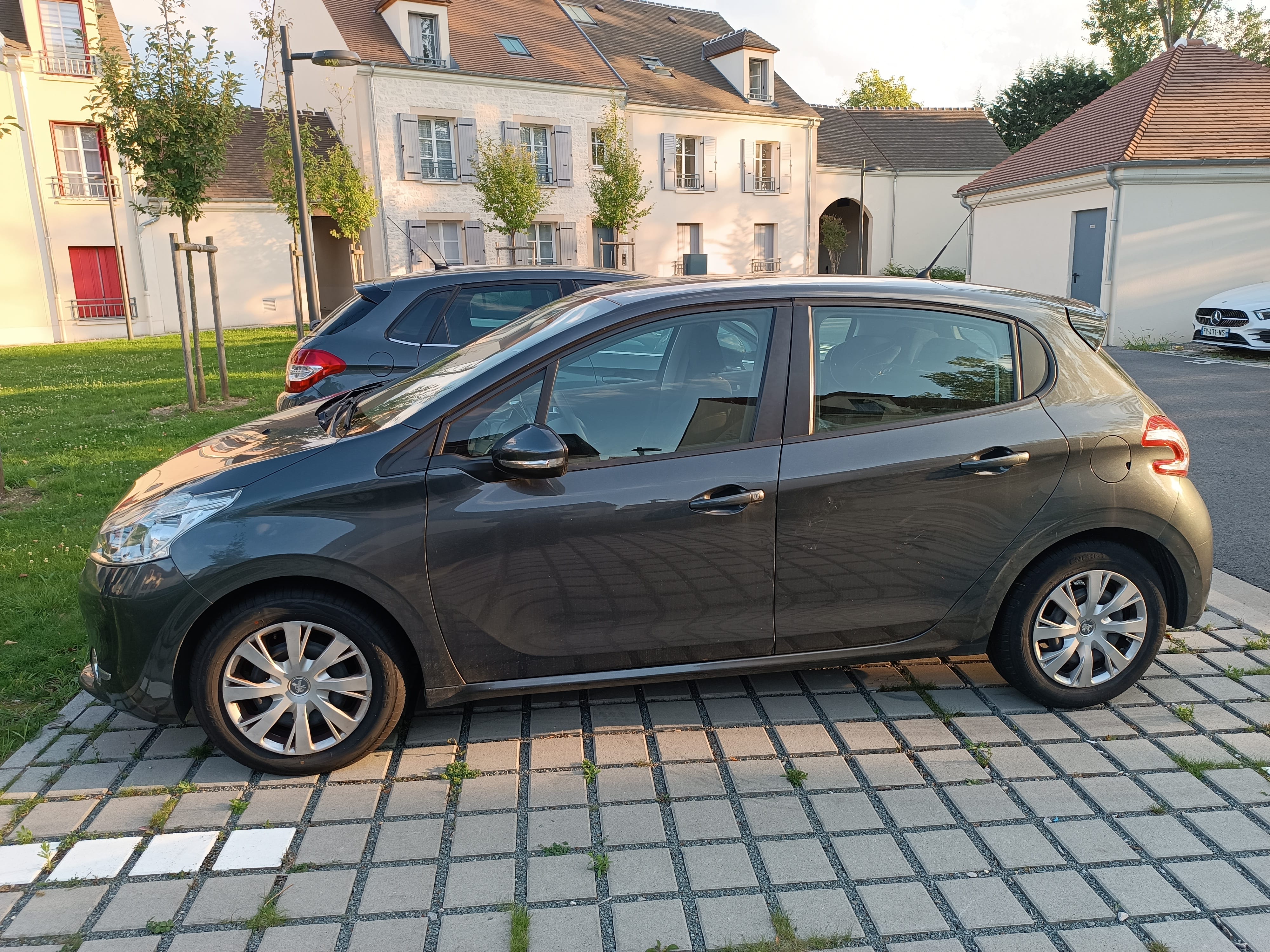 Peugeot 208 avec Climatisation