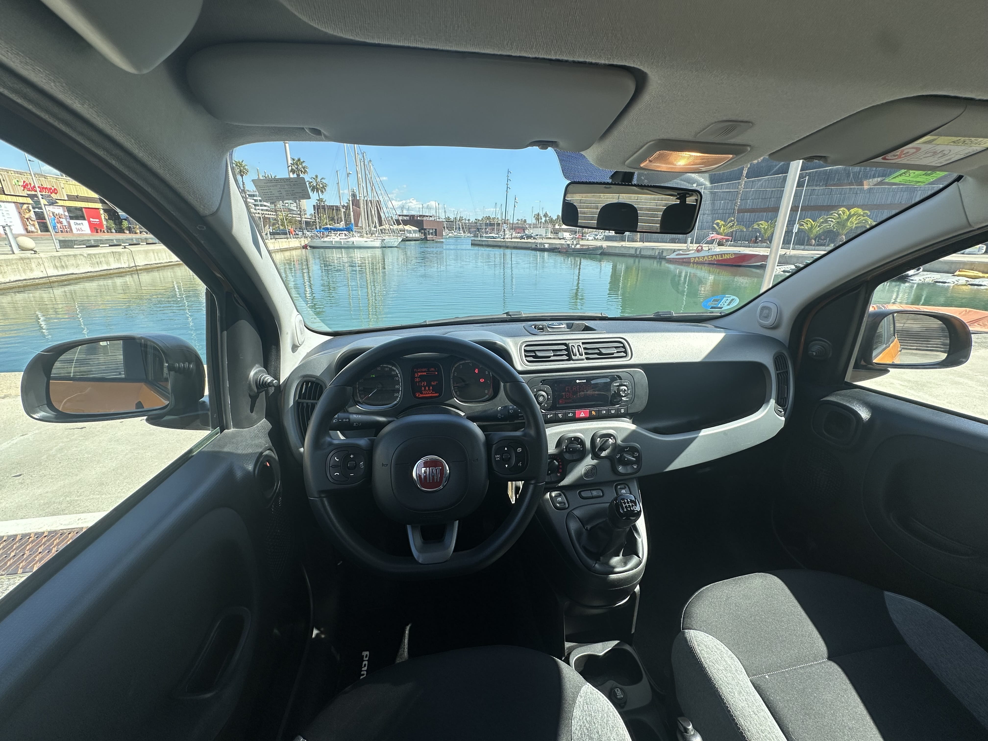 Fiat Panda avec Autoradio