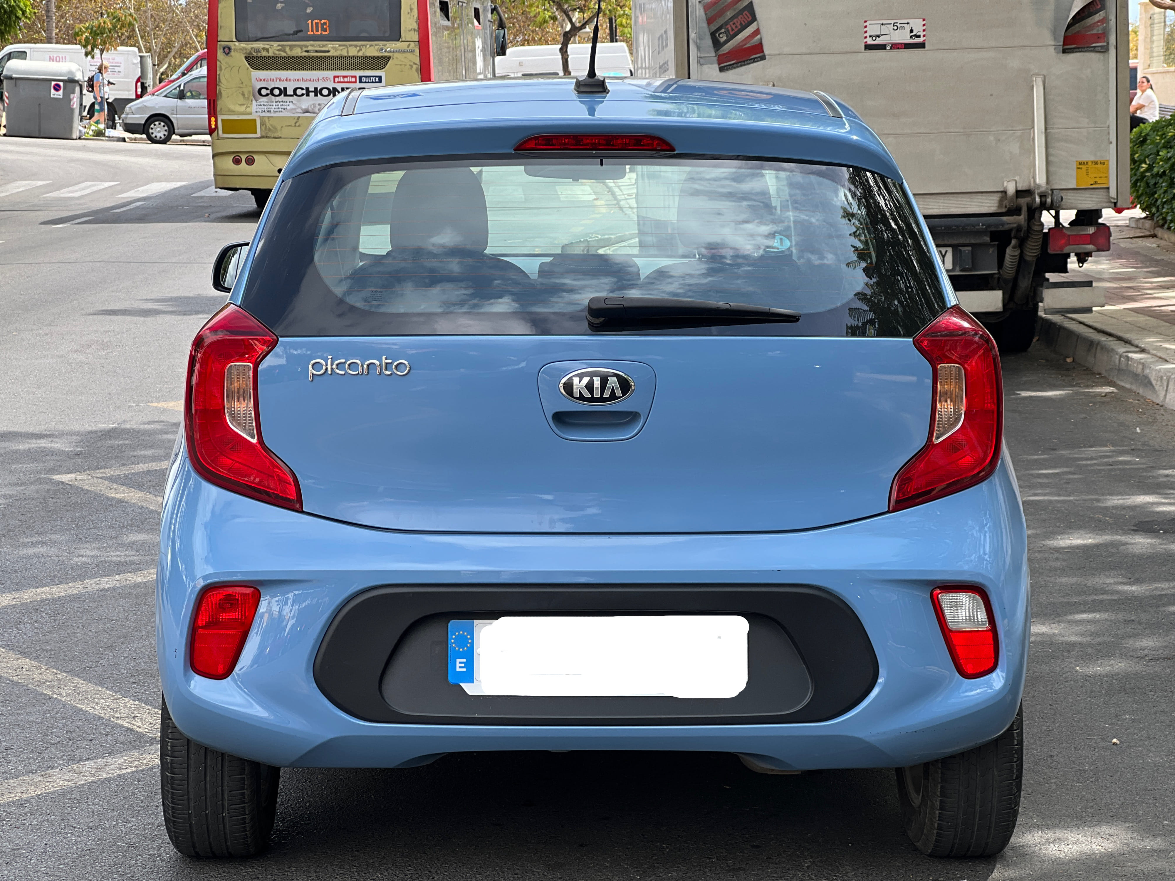Kia Picanto con Audio Bluetooth