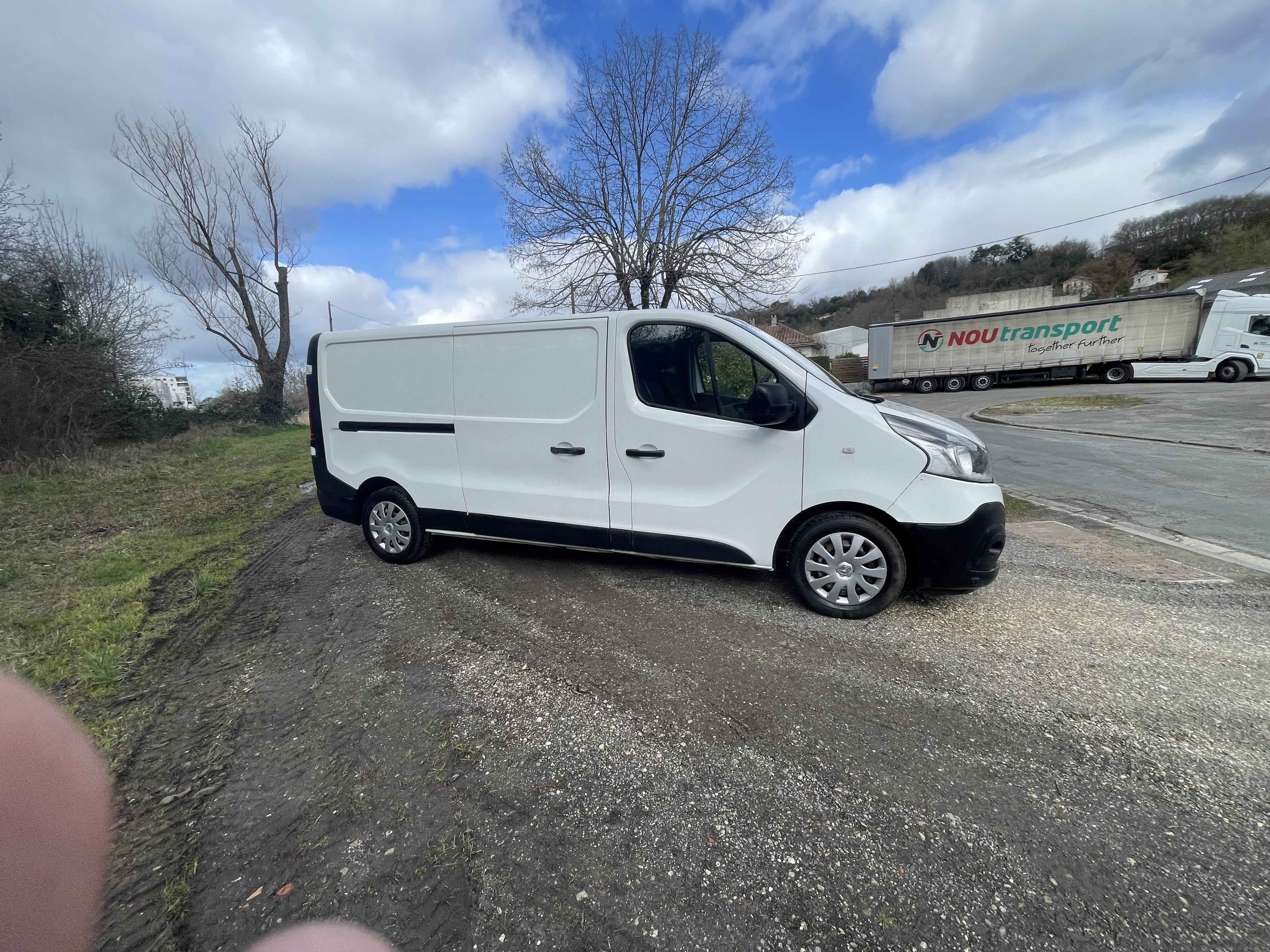 Renault Trafic  Louer version rallongée L2 à la Gare  – Idéal déménagements et transports pro ! with Air conditioning