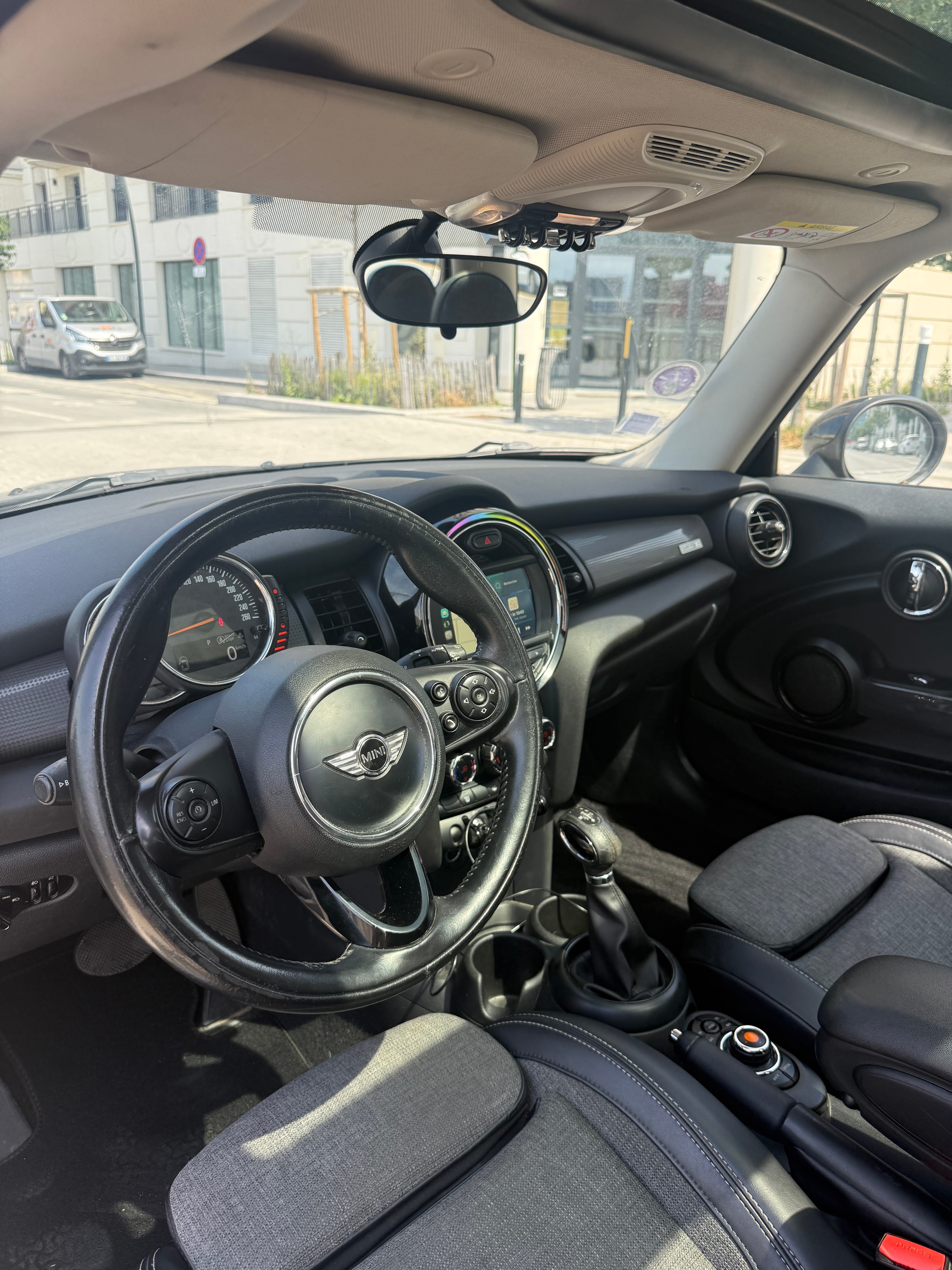 Mini Cooper 3 portes Boite Auto. - Toit ouvrant panoramique avec GPS