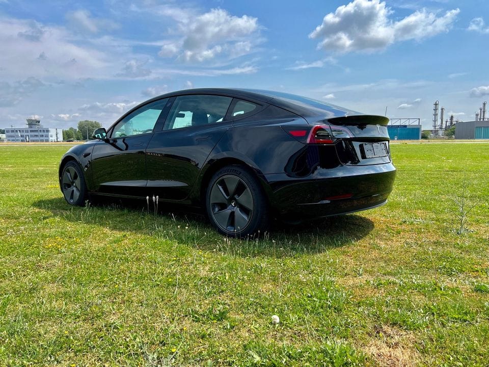 Tesla Model 3 Standard Range Plus mit Klimaanlage