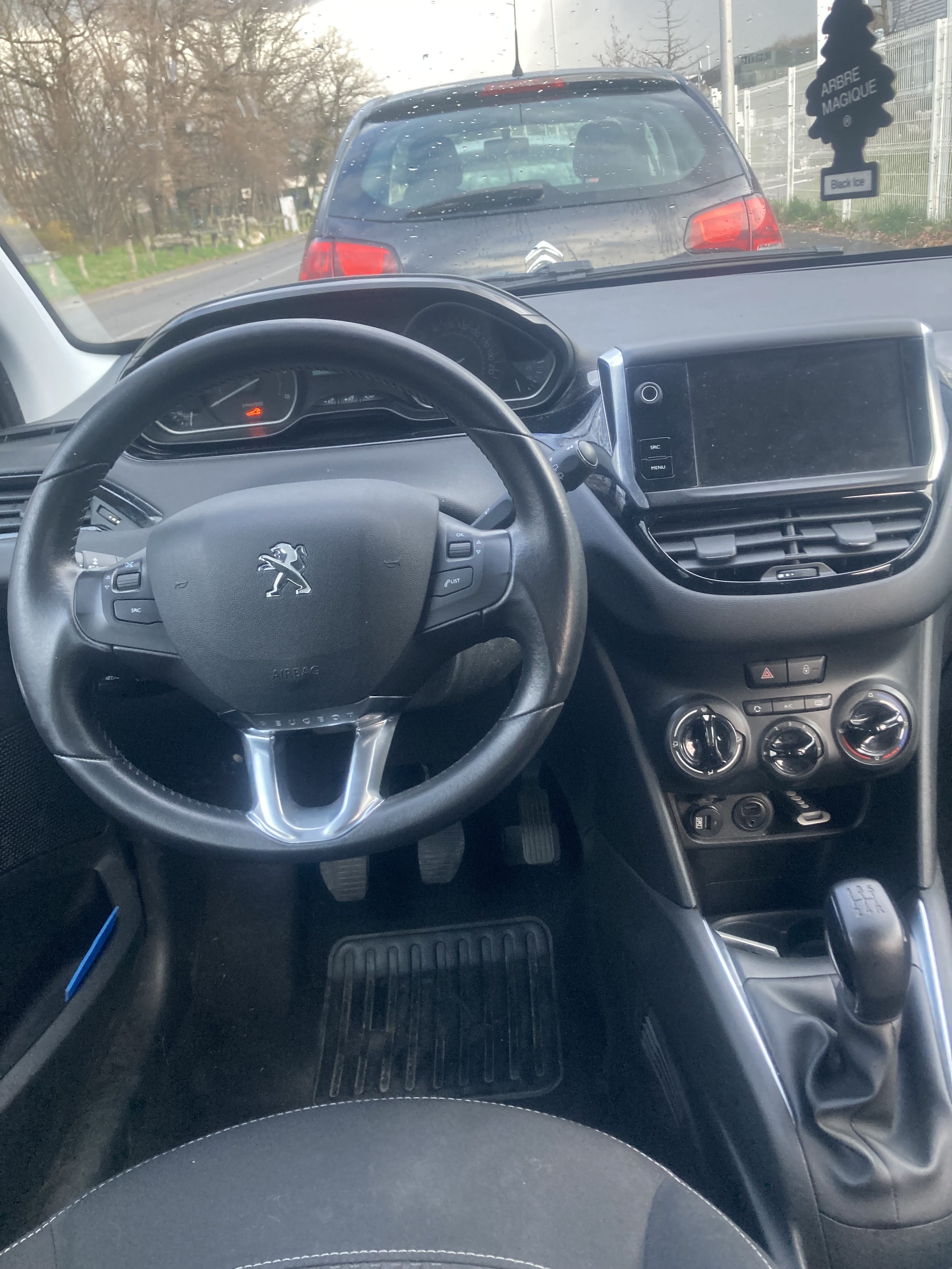 Peugeot 208 avec Climatisation