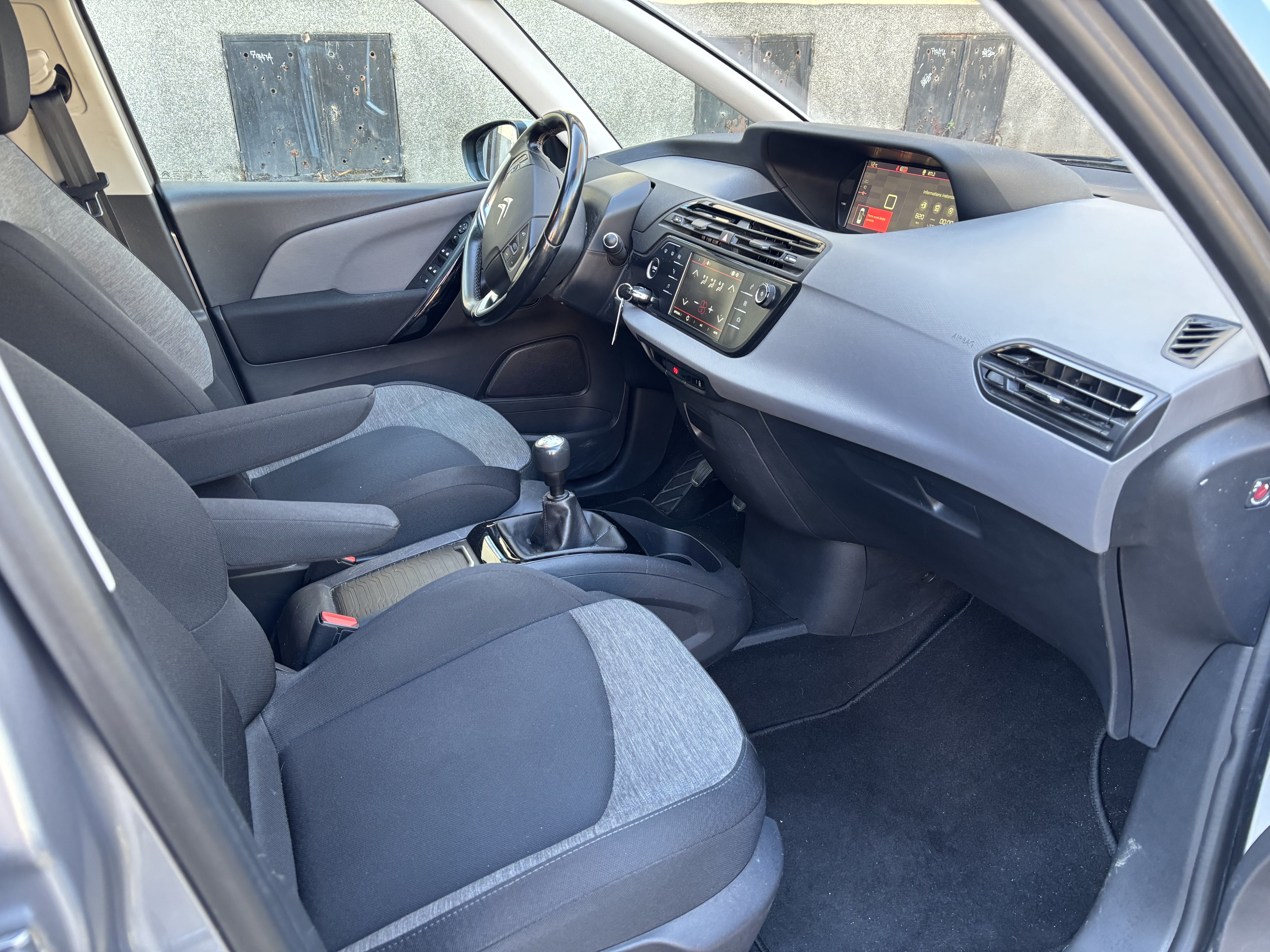 Citroen C4 Grand Spacetourer 7 places avec GPS