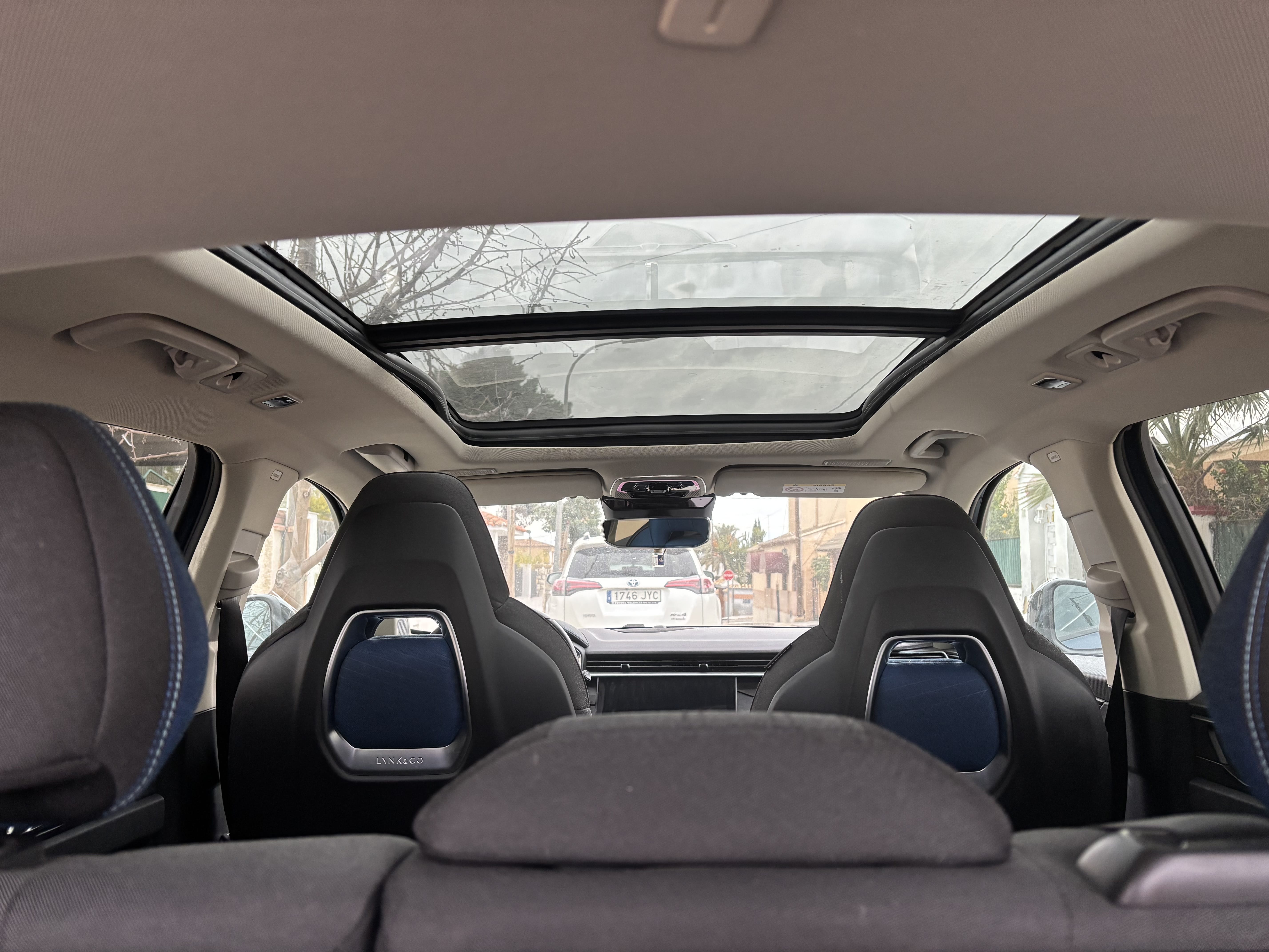 Lynk & Co 01 con GPS