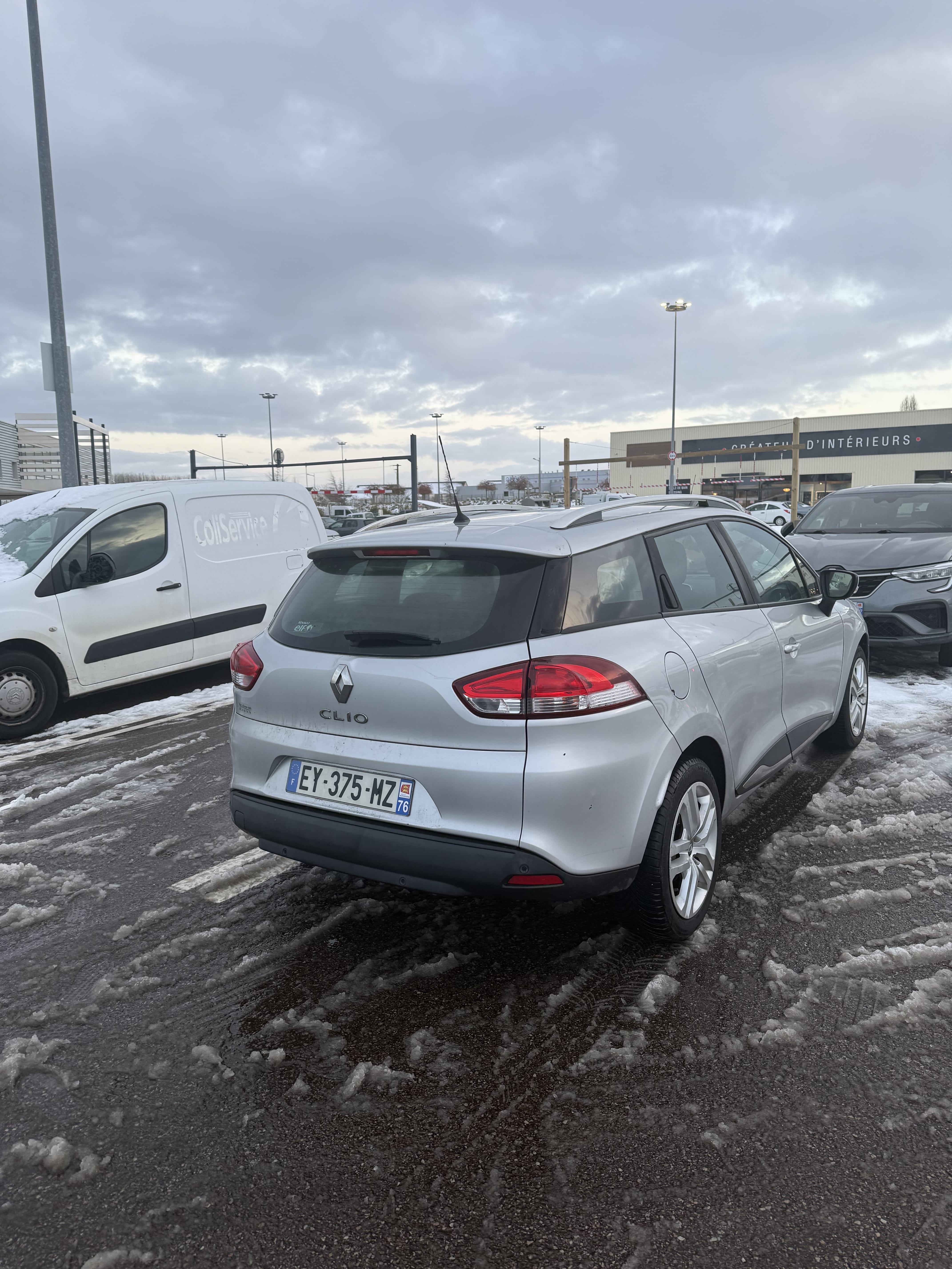 Renault Clio ESTATE 90cv avec GPS