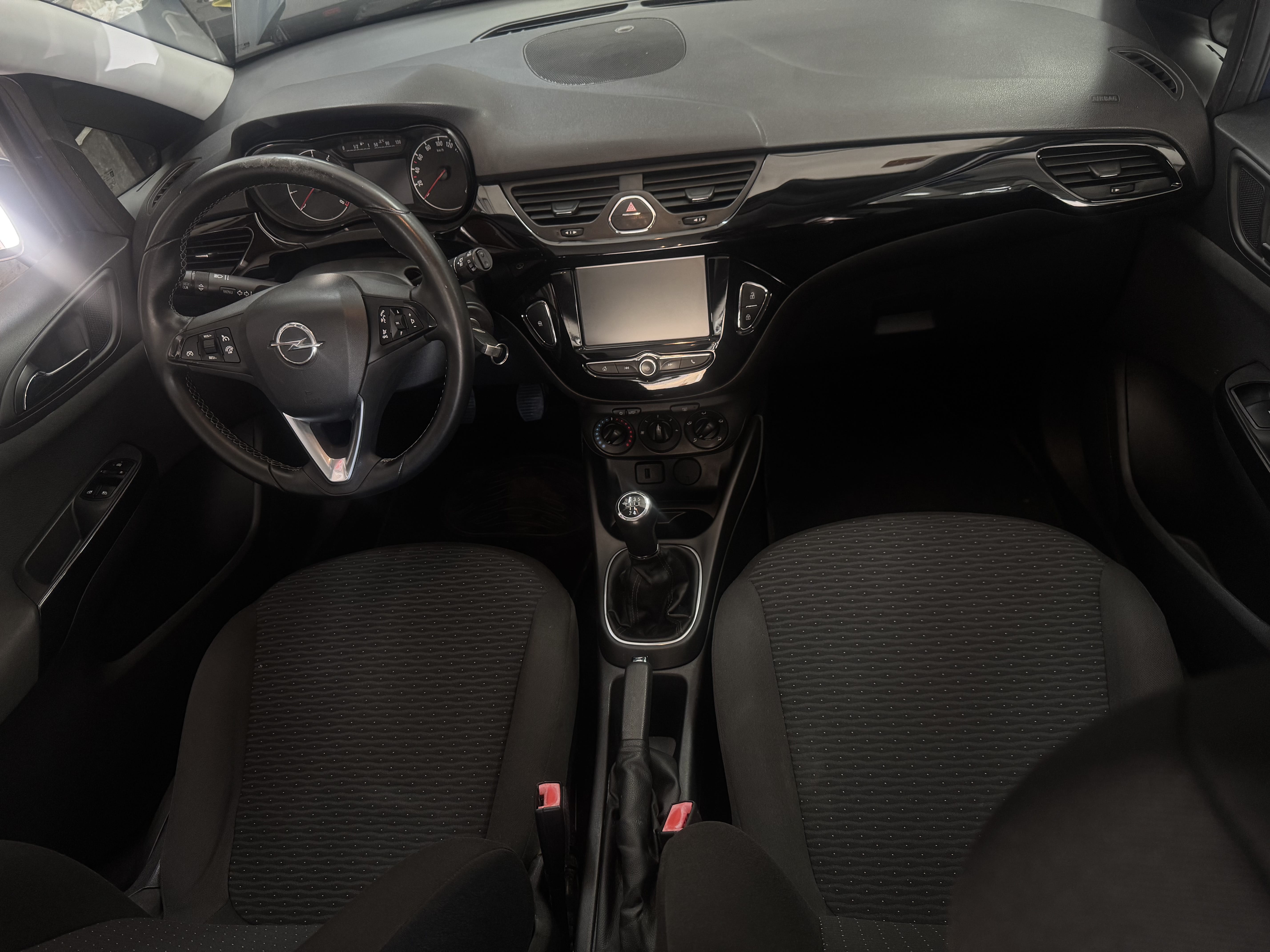 Opel Corsa 1.4 con Control de velocidad
