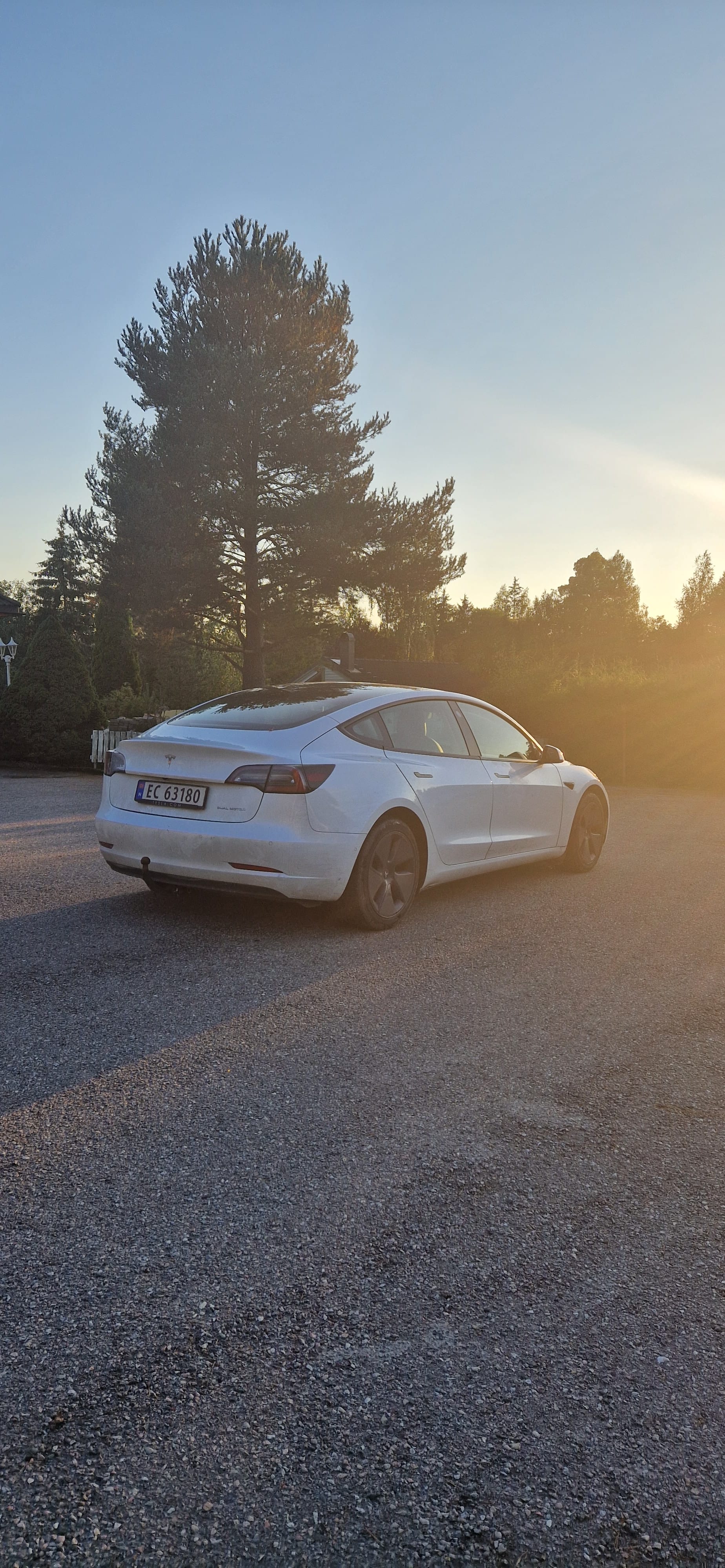 Tesla Model 3 Long Range med GPS