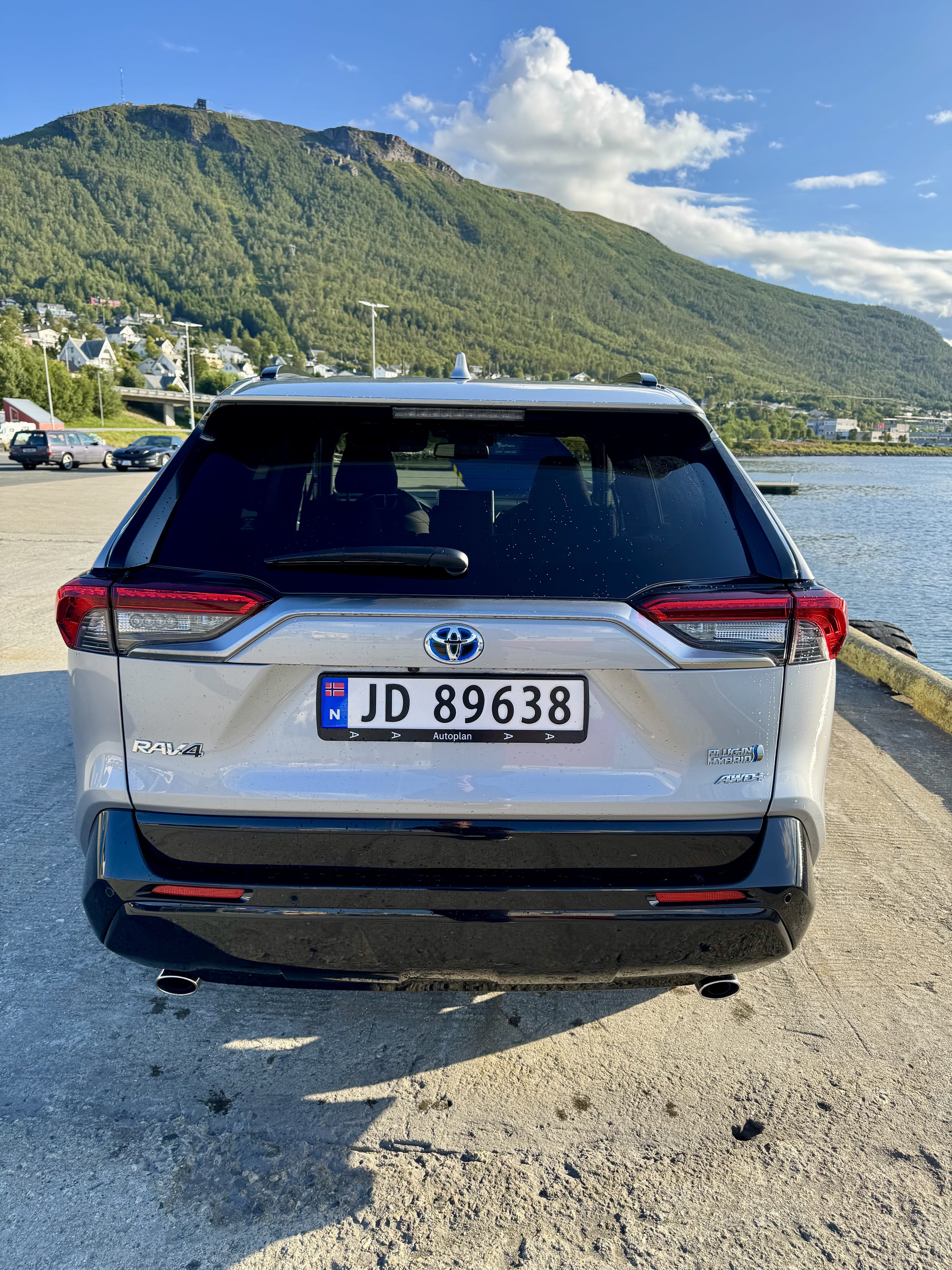Toyota RAV4 4X4 Plug-in-Hybrid met GPS