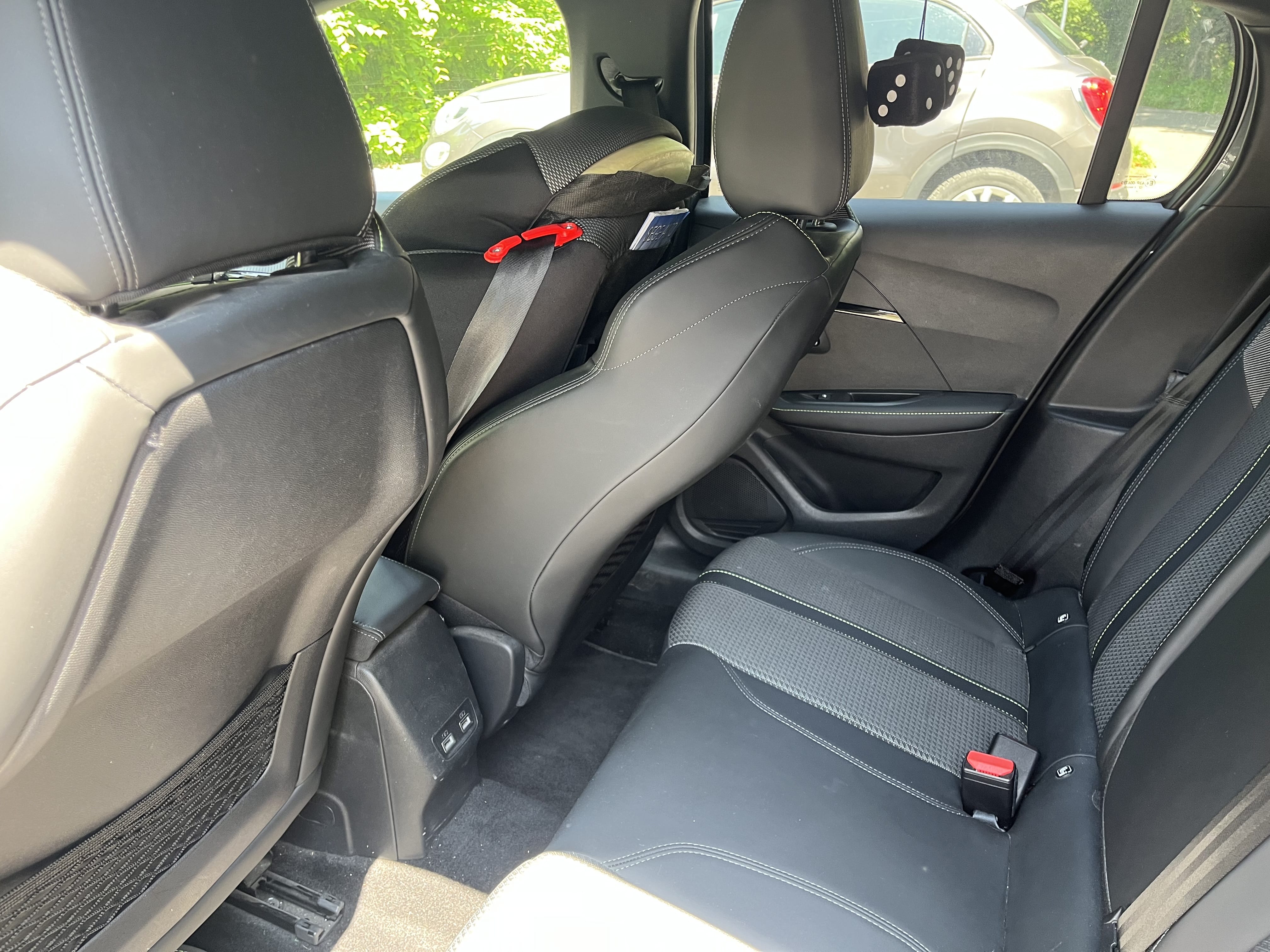 Peugeot 208 GT Line avec Entrée audio / iPod