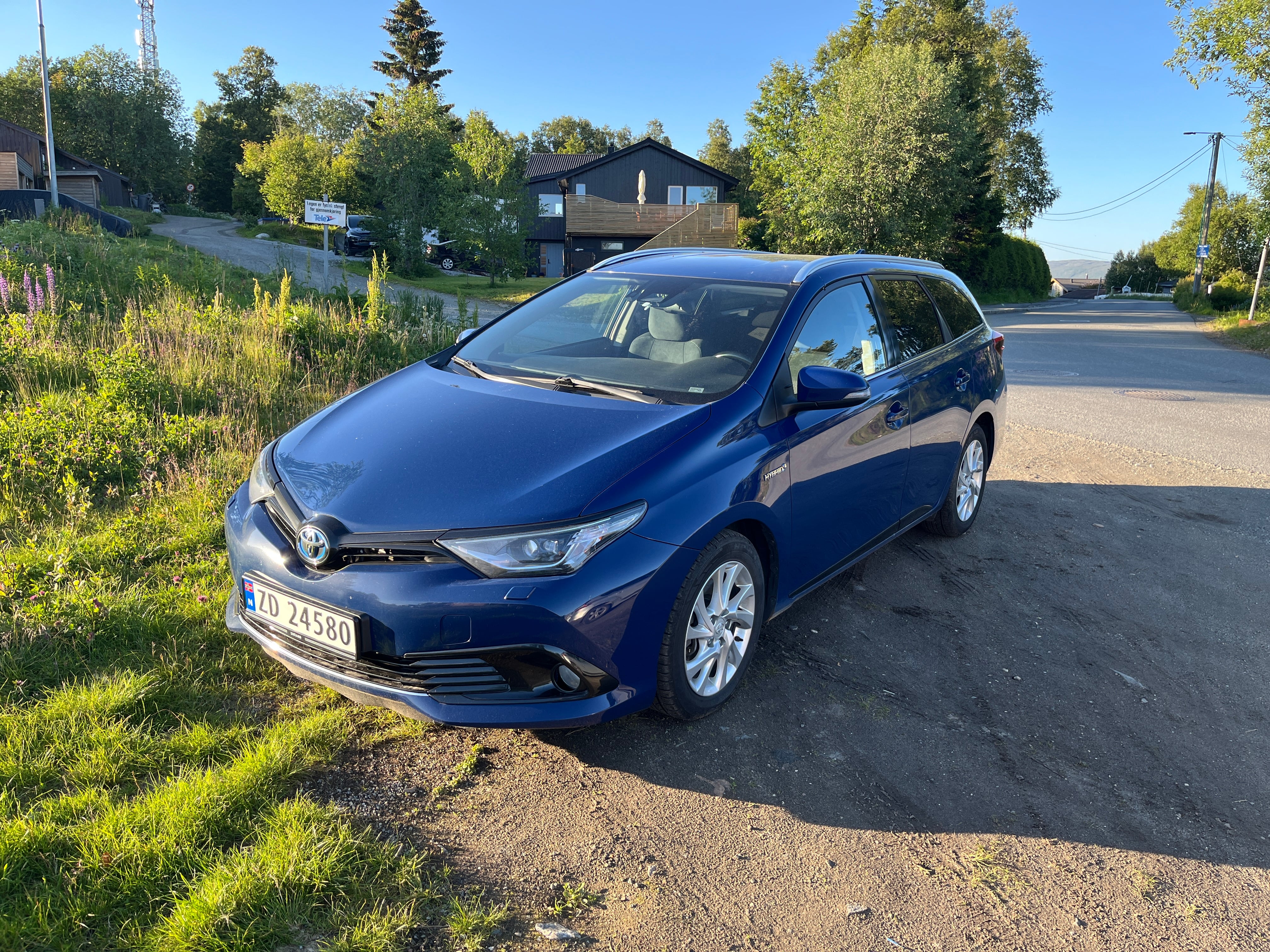 Toyota Auris, 2019, Blyfri 95 / Elektro (Hybrid), Automatik