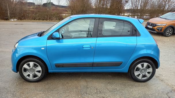 Renault Twingo STA-NI 43 mit Winterreifen