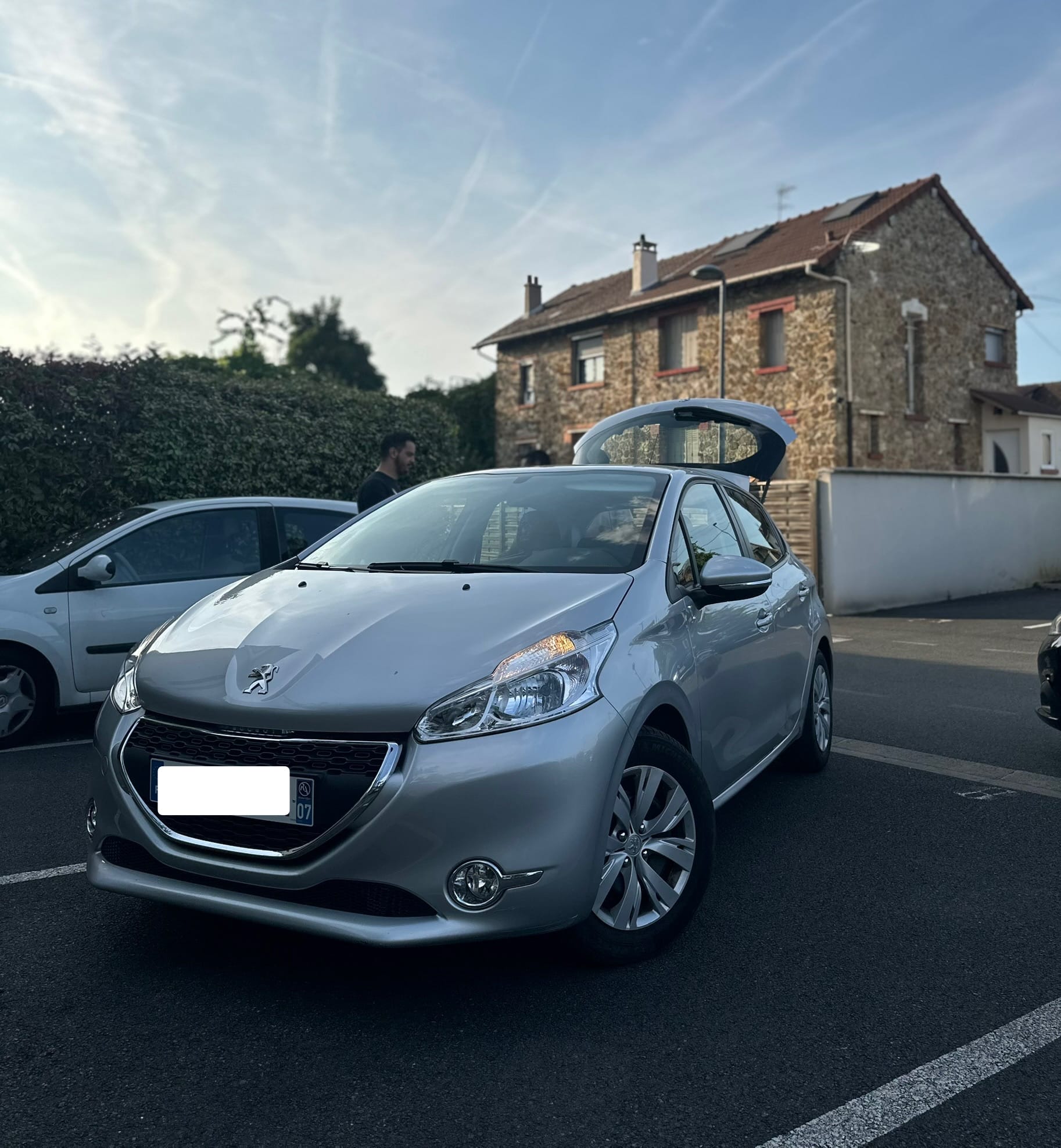 Peugeot 208 avec Apple CarPlay