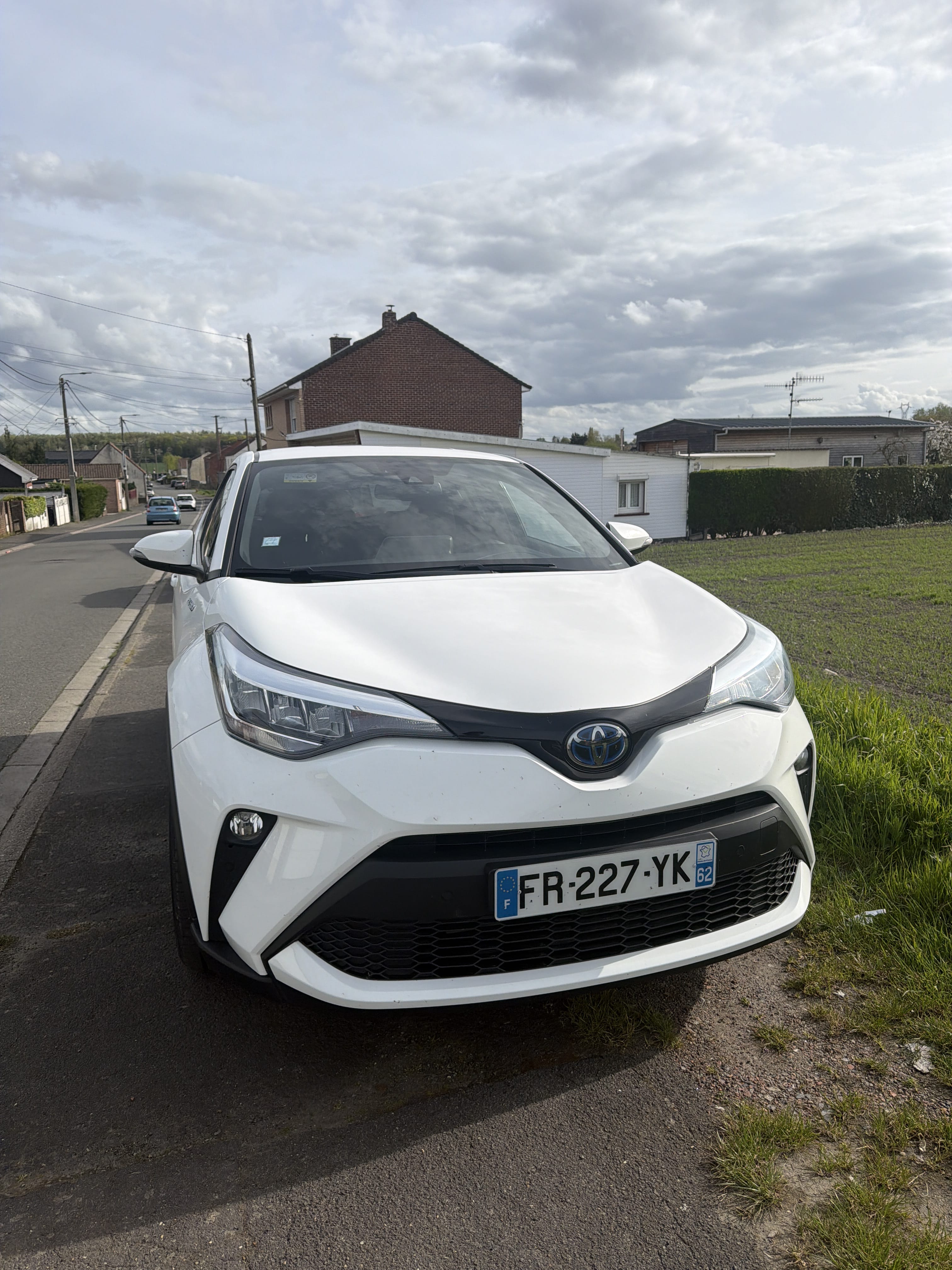 Toyota C-HR Hybrid, 2020, Essence 98 / Électrique (hybride), automatique