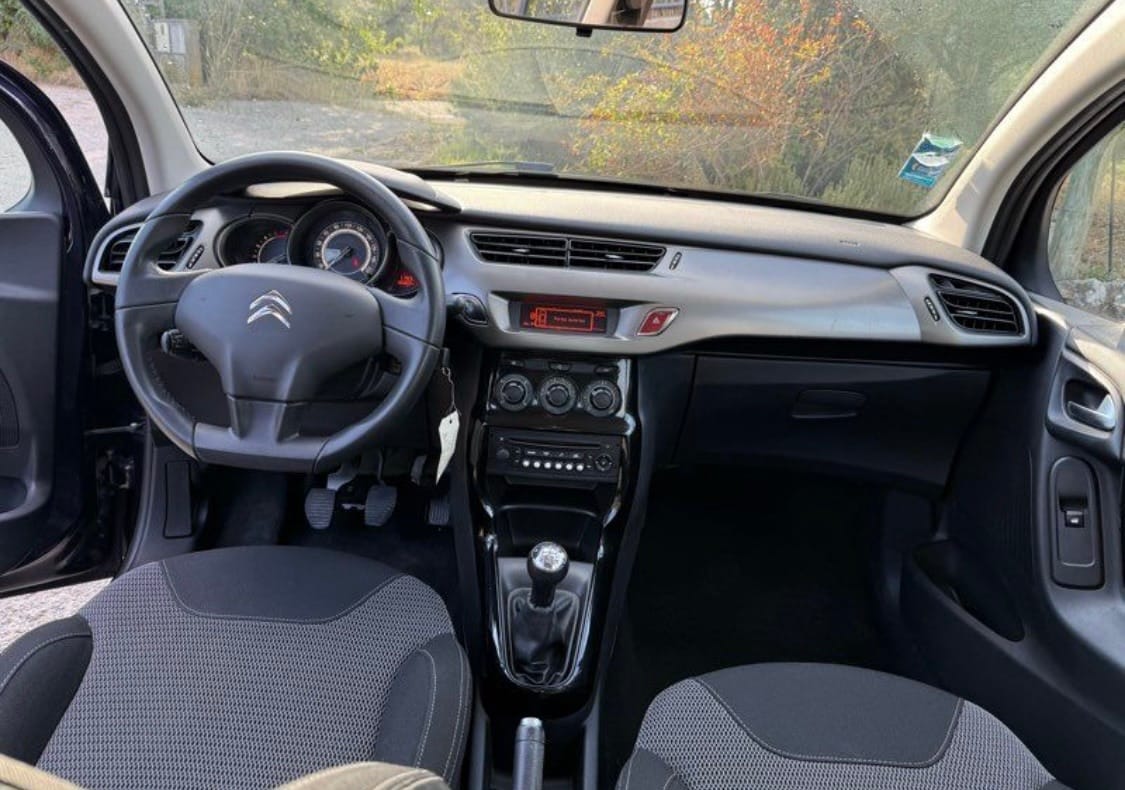 Citroen C3 met Autostoel baby