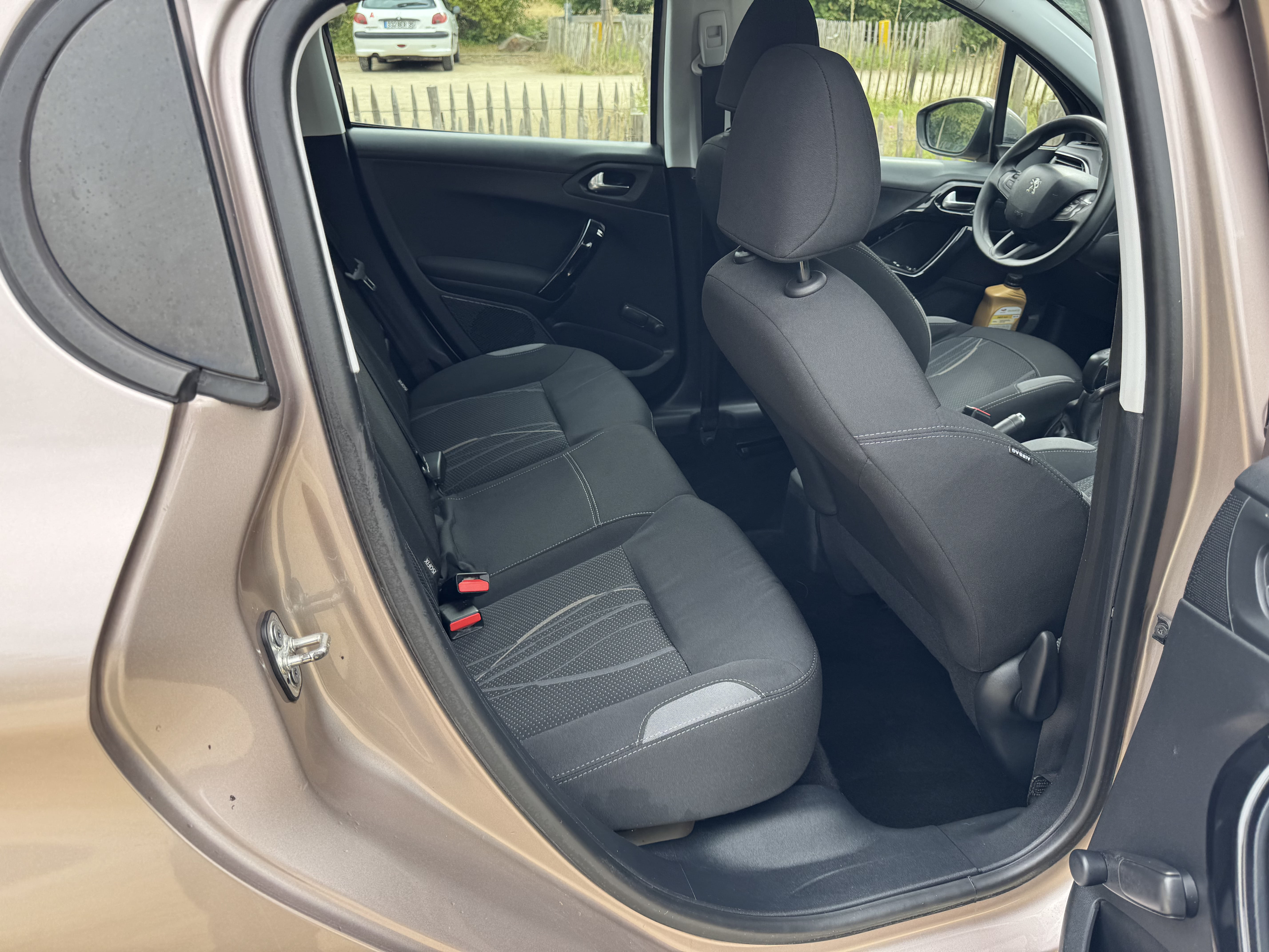 Peugeot 208 with Bluetooth audio