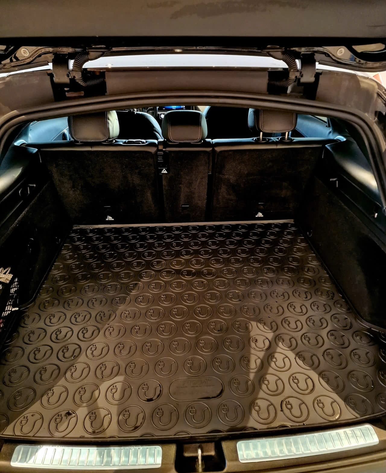 Mercedes-Benz EQC 400 4Matic Premium Plus mit Apple CarPlay