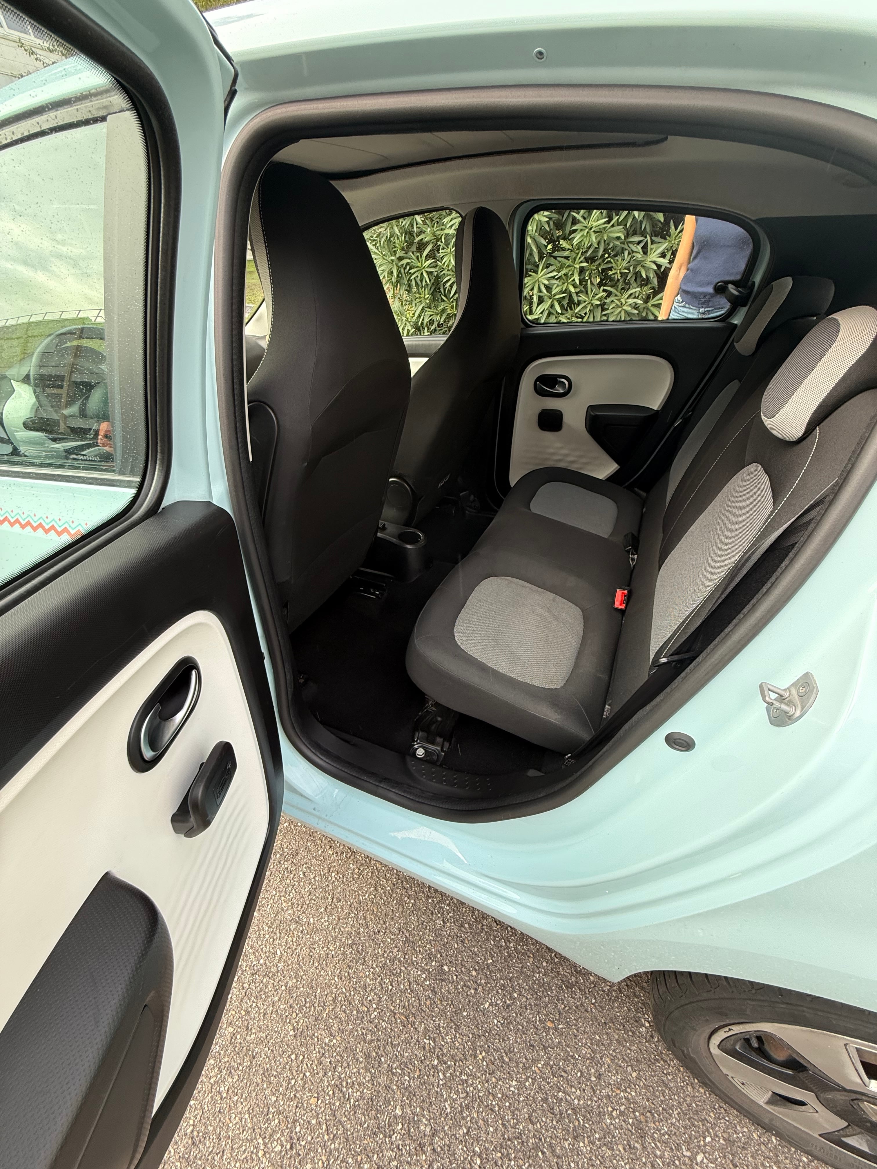 Renault Twingo III avec Autoradio