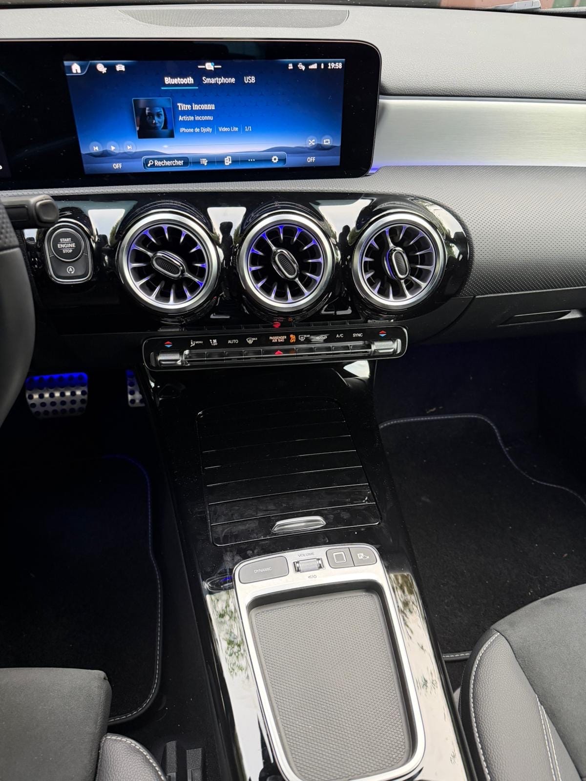 Mercedes-Benz Classe A, 2025, Essence 95 / Électrique (hybride), automatique