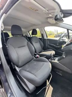 Peugeot 208 avec GPS